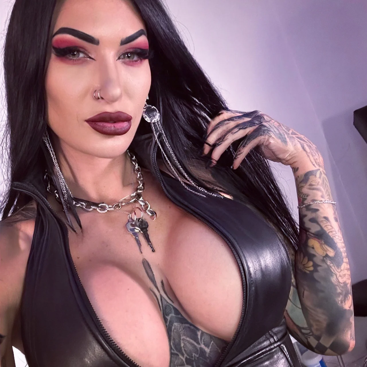 Mistress Damazonia - OnlyFans model