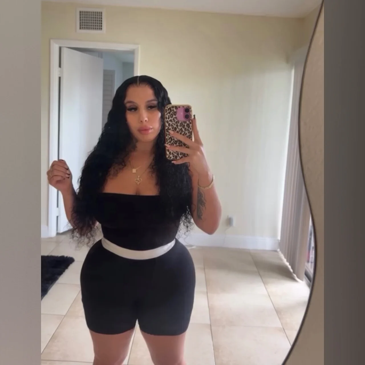 Cubancreamz 🫦 - OnlyFans model