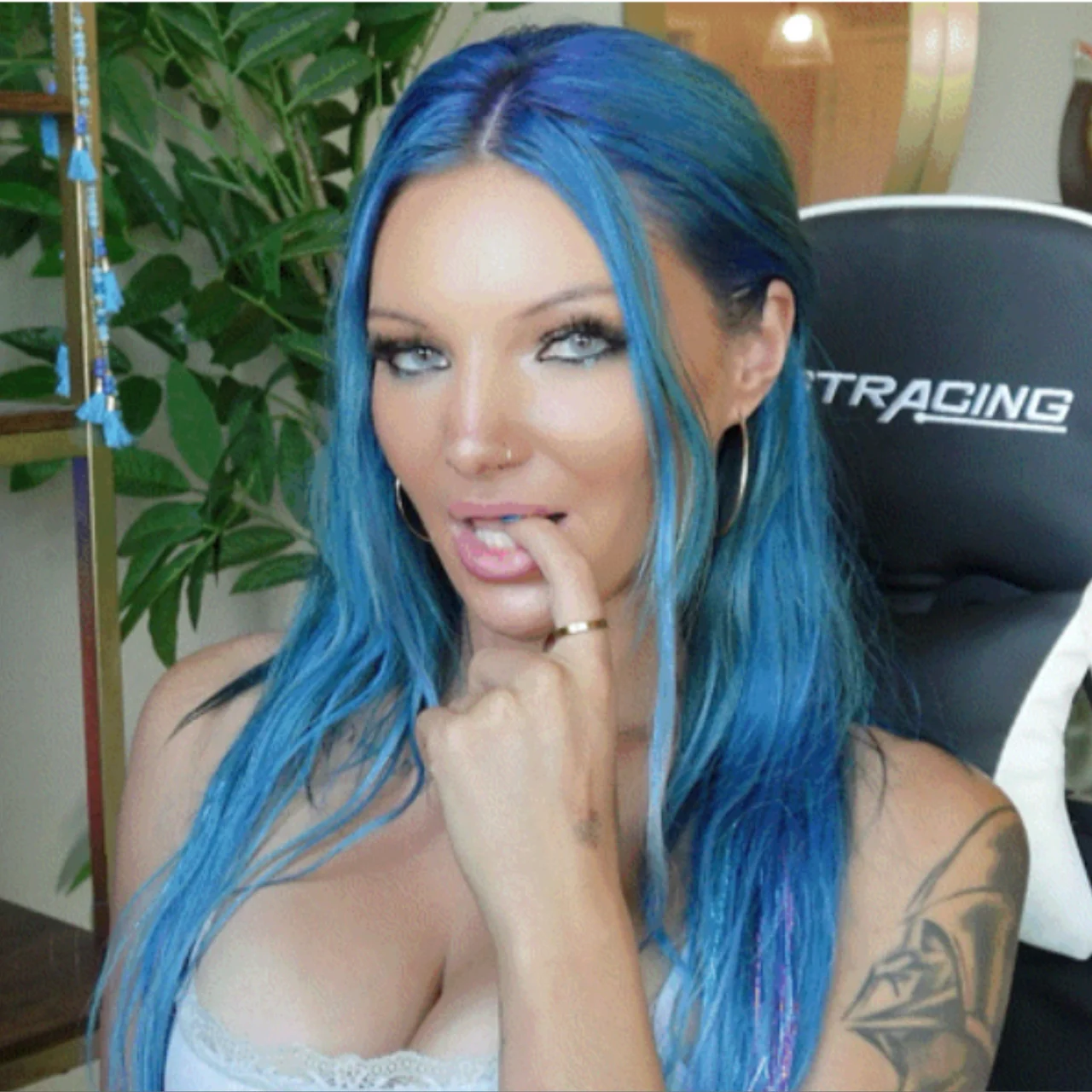 Riah 🪐🖤 - OnlyFans model