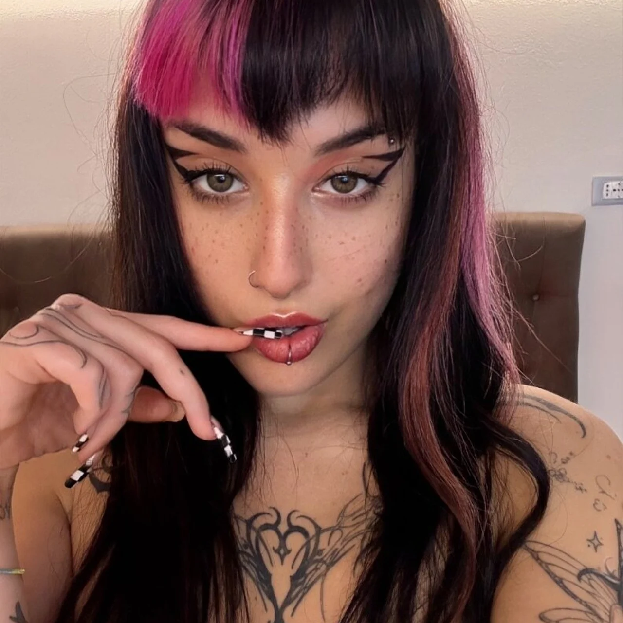 Debbie - OnlyFans model