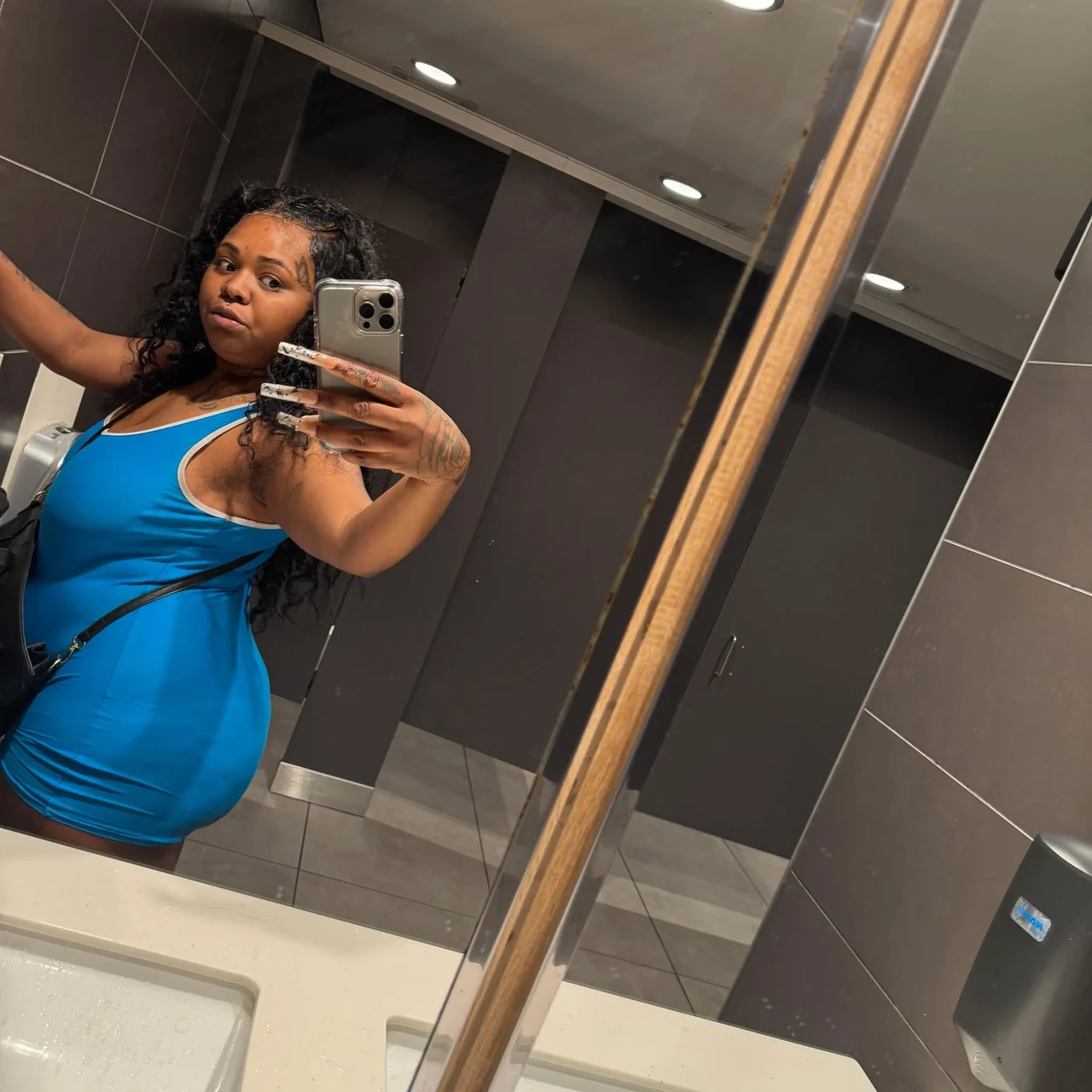 Bigbooty - OnlyFans model