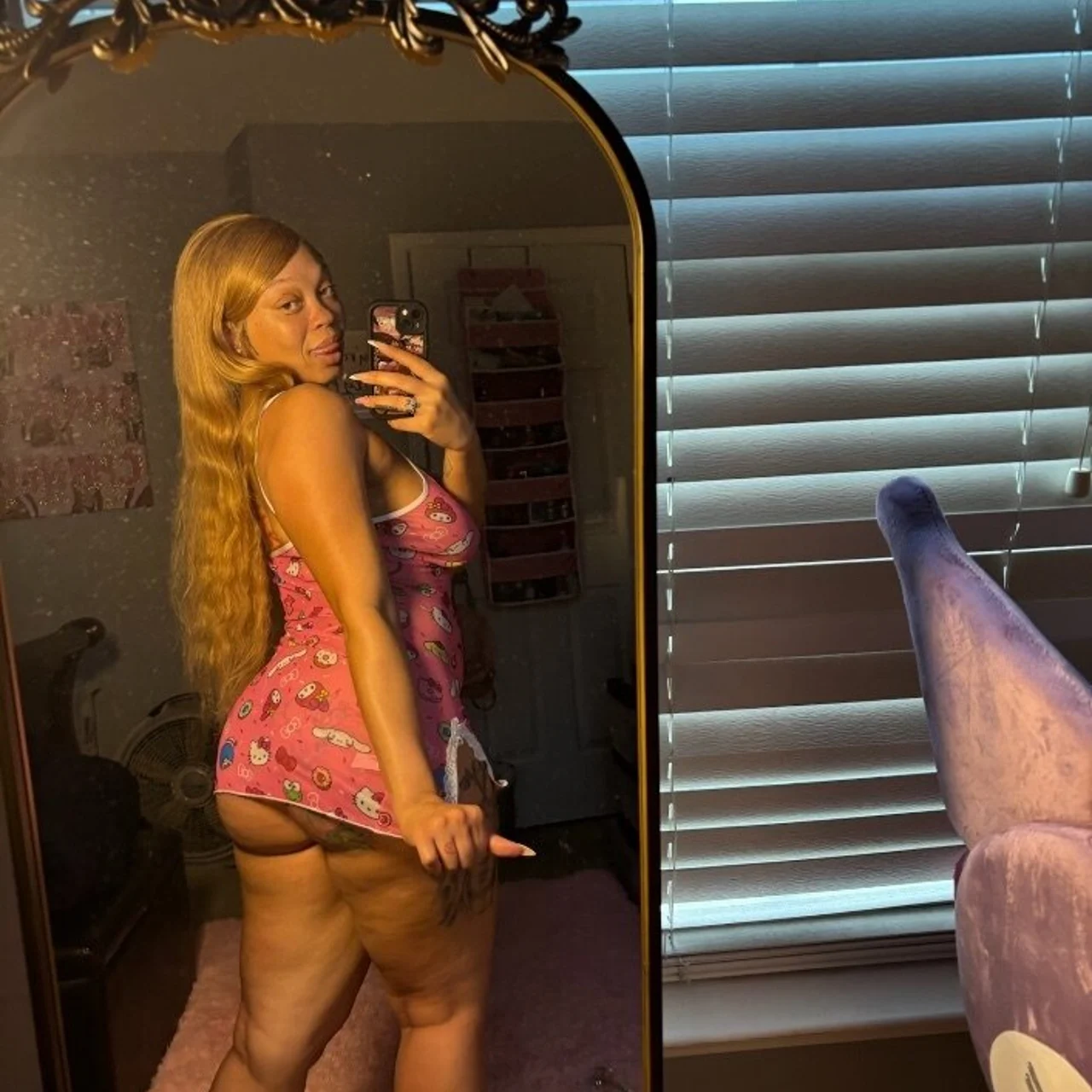 Delilah the freckled freak 🤤 top 1% - OnlyFans model