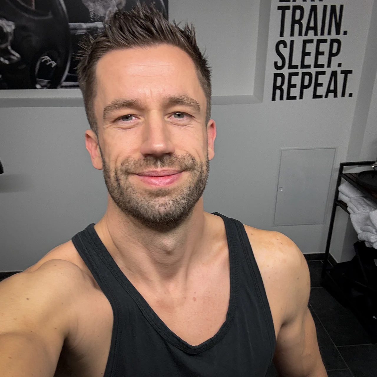 DennisXL ๐ฆ - OnlyFans model