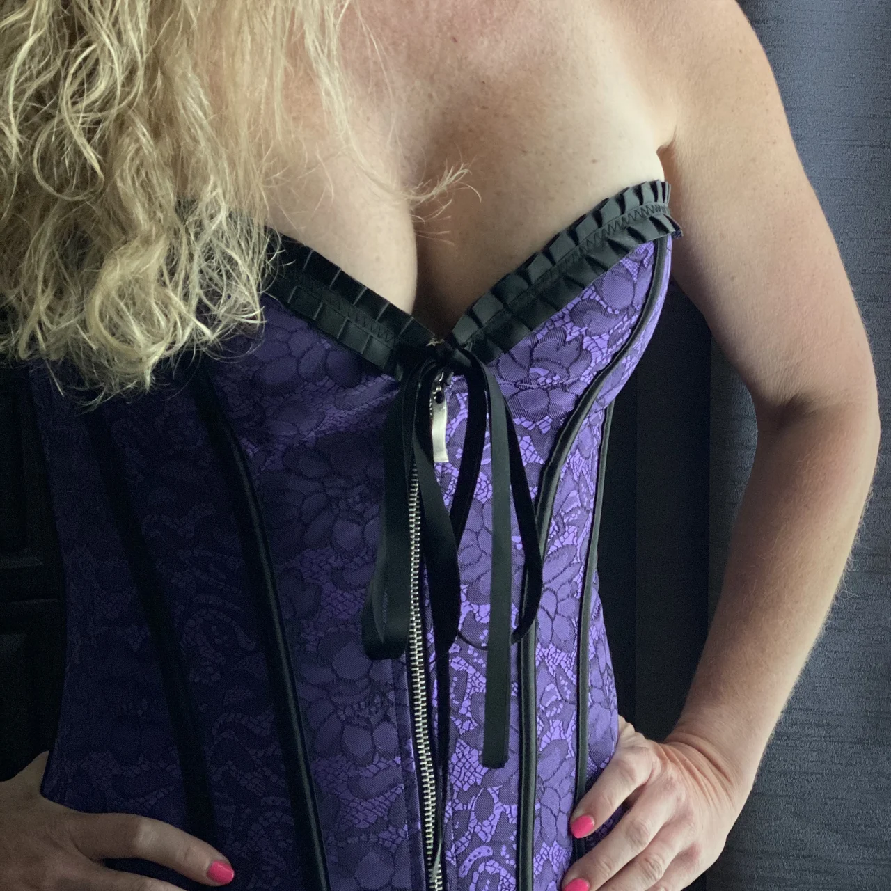 Amber H - OnlyFans model