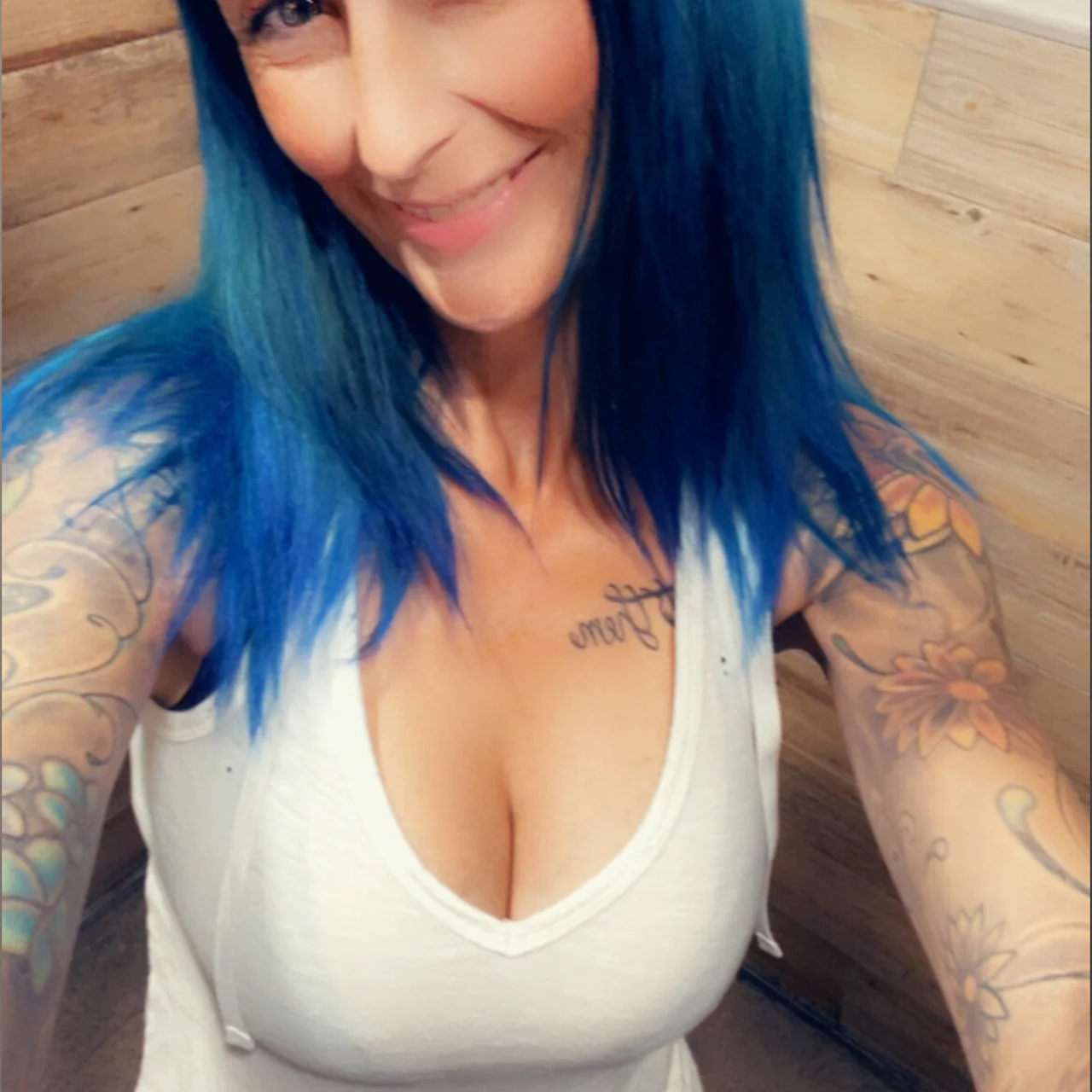 Dirttrackgirl78 - OnlyFans model