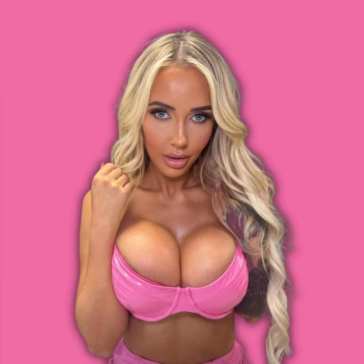 Naughty Donna - OnlyFans model