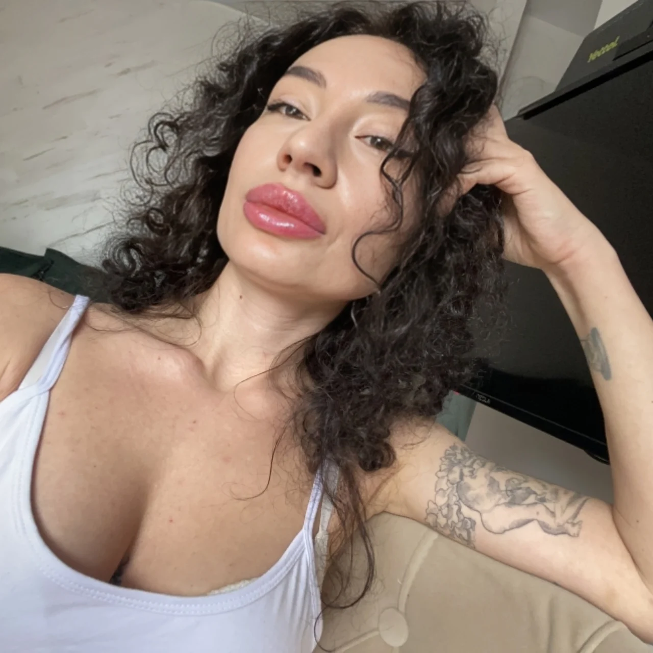 Eleanor - OnlyFans model