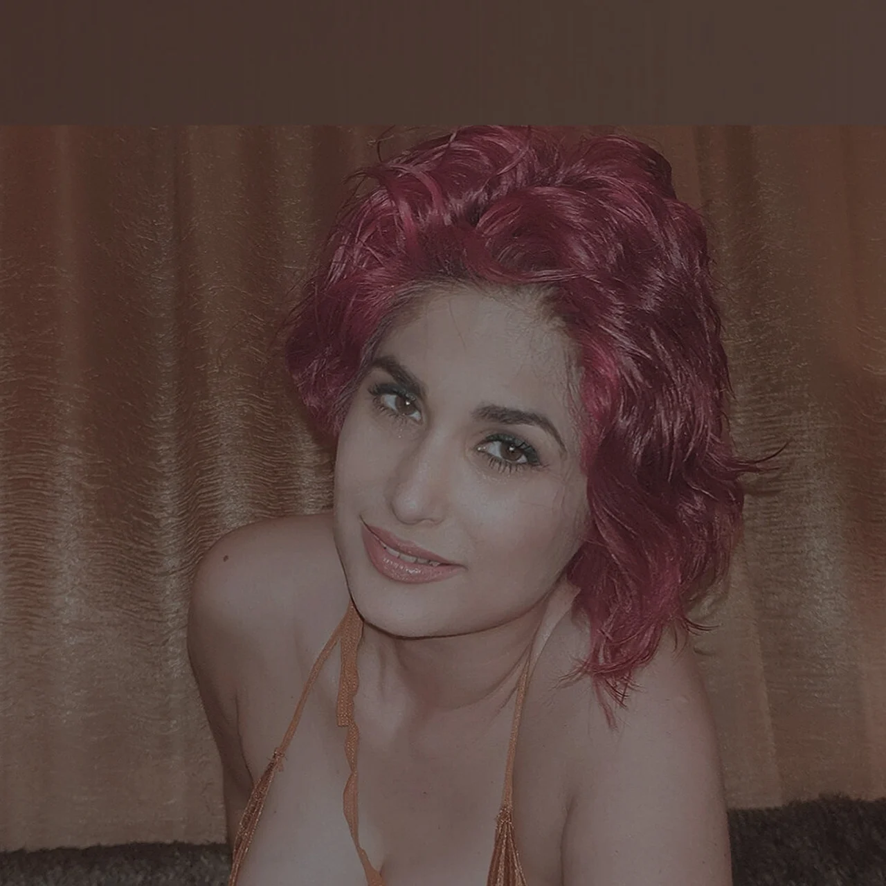 elenaxatzi - OnlyFans model