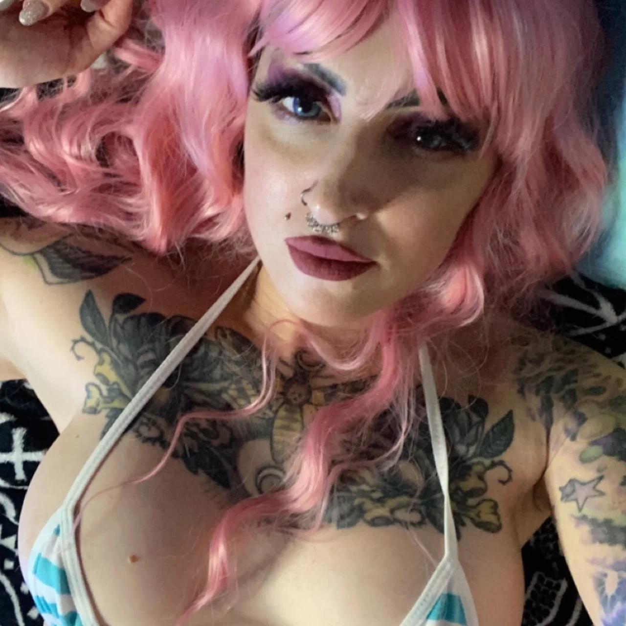 Elfspit - OnlyFans model