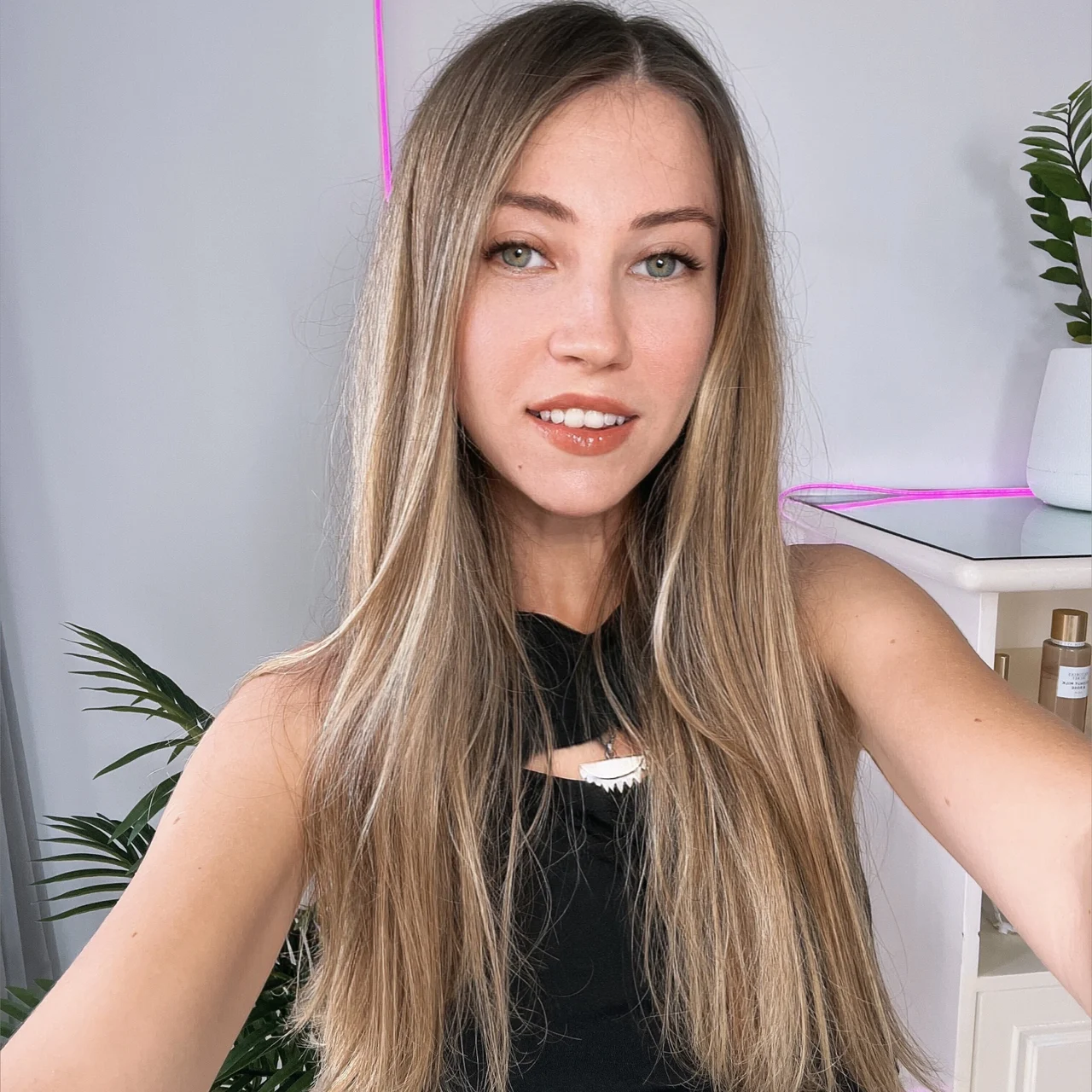 Elina 🏝 Petite - OnlyFans model