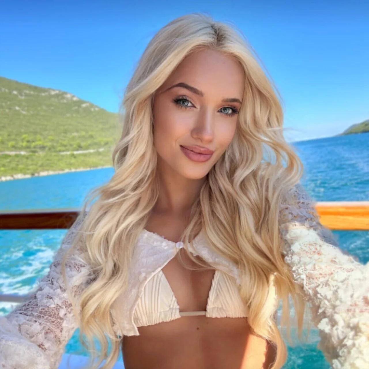 ellie.withlove - OnlyFans model