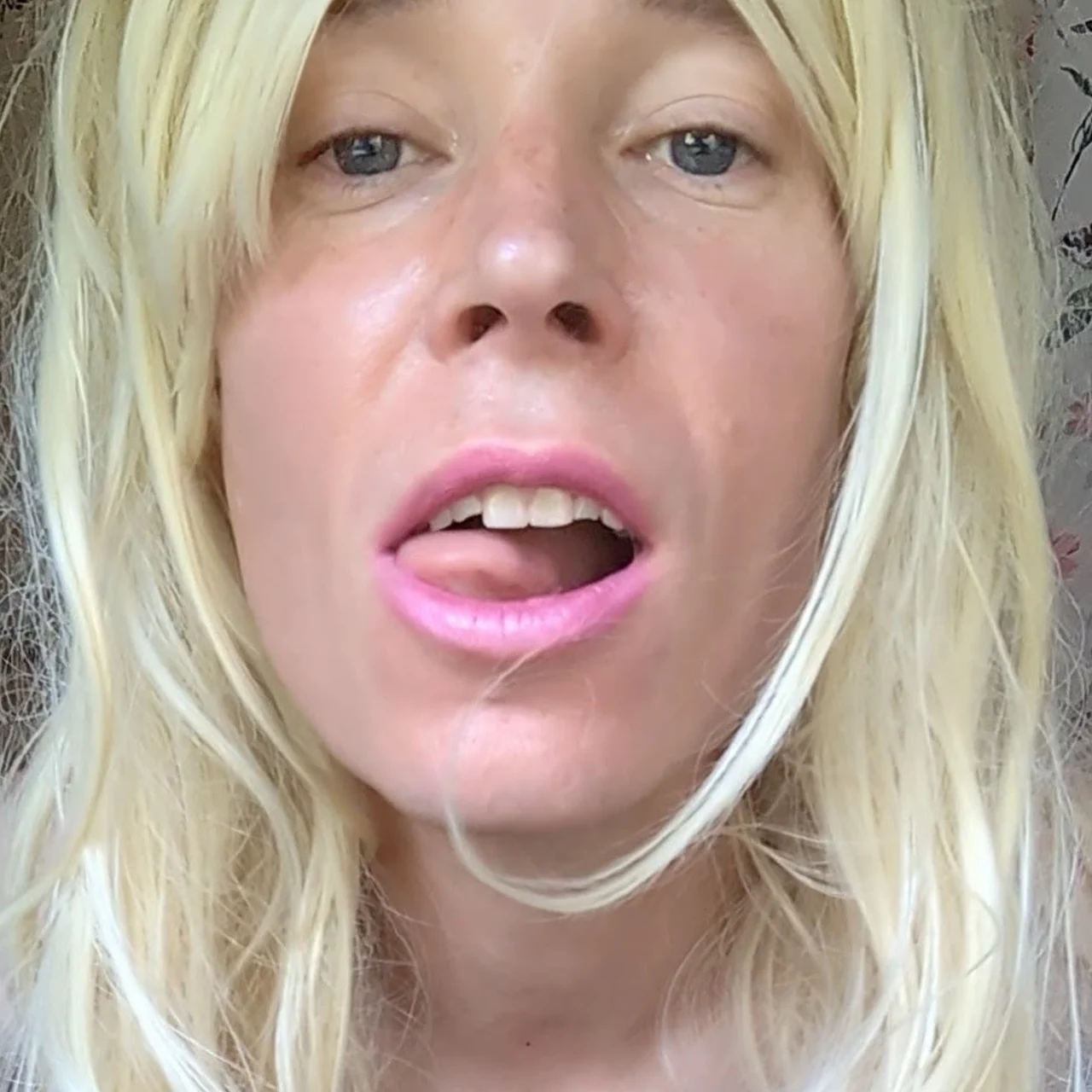 Ellie Kingers - OnlyFans model