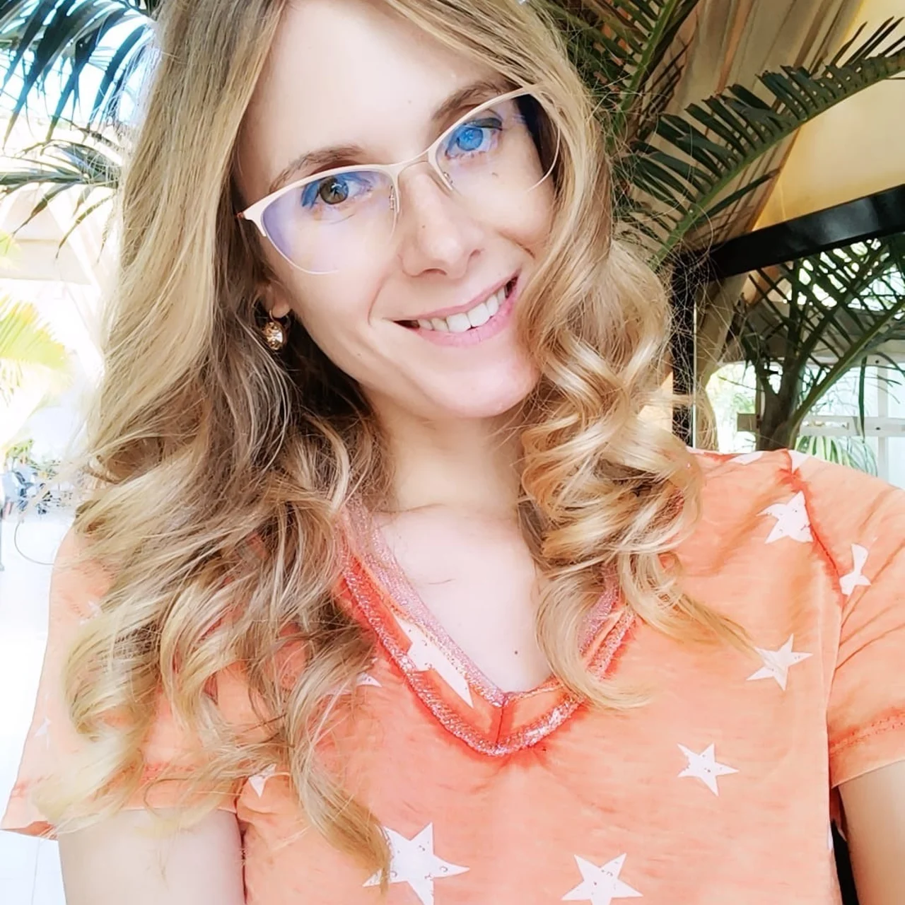 EllyEdelweiss - OnlyFans model