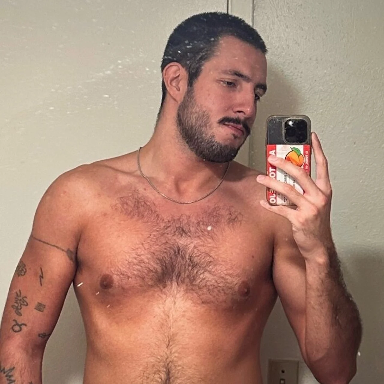 Emi Larawd - OnlyFans model