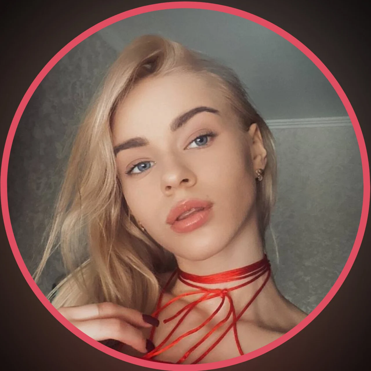 Emma Juicy - OnlyFans model