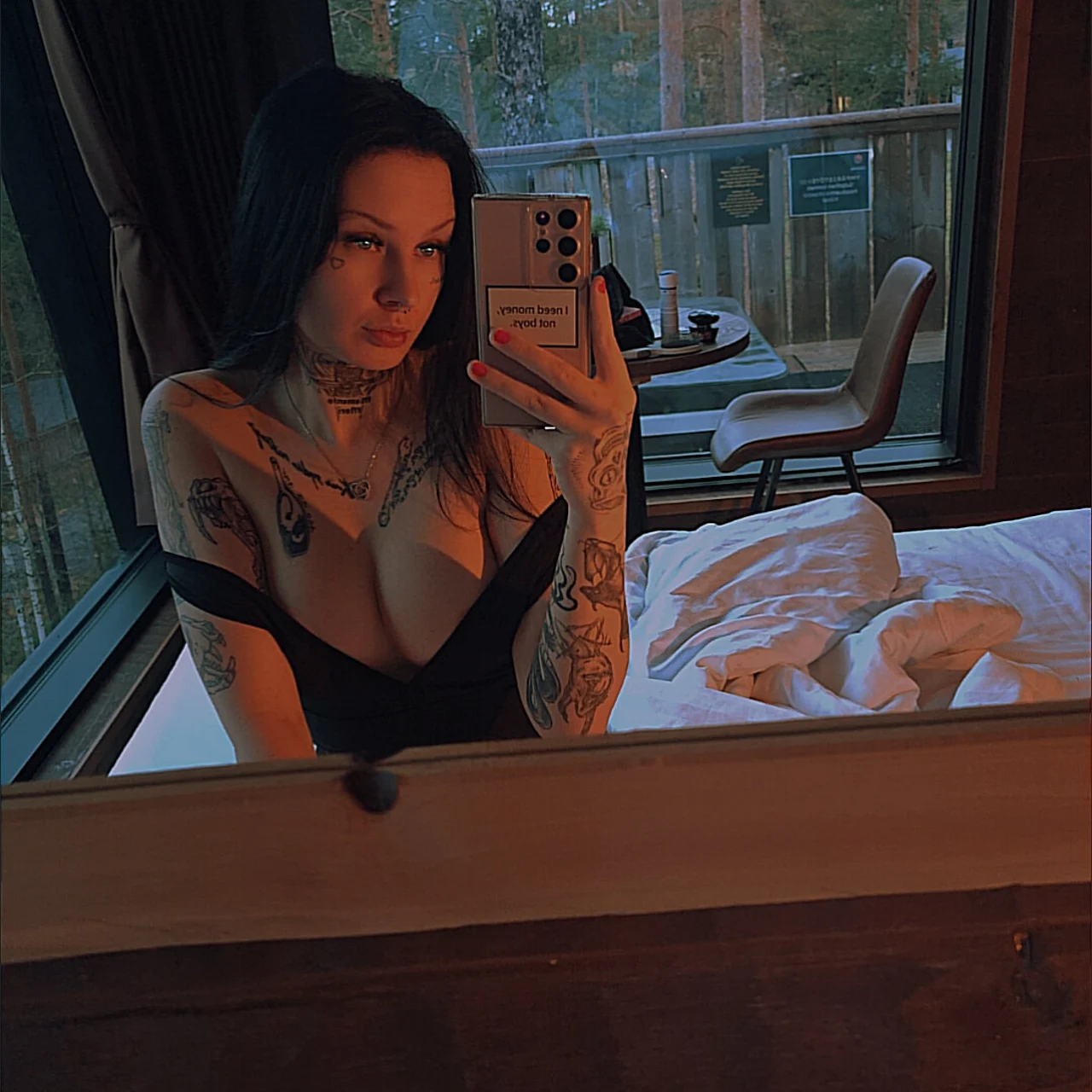 Emmiviola||TOP 1%😈 - OnlyFans model