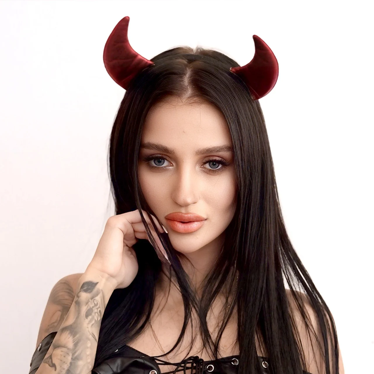 Ember Dark - OnlyFans model