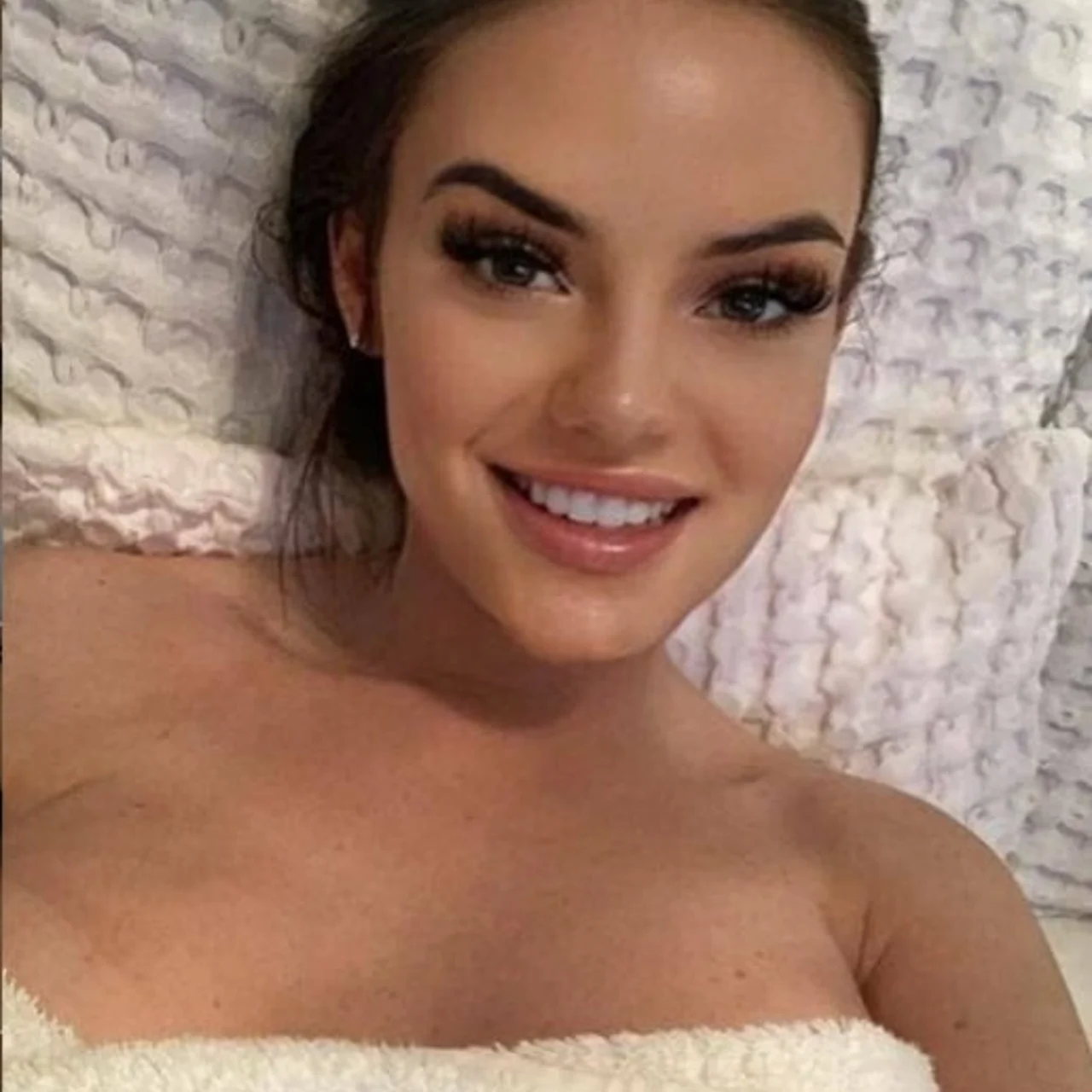 Eva Dee - OnlyFans model