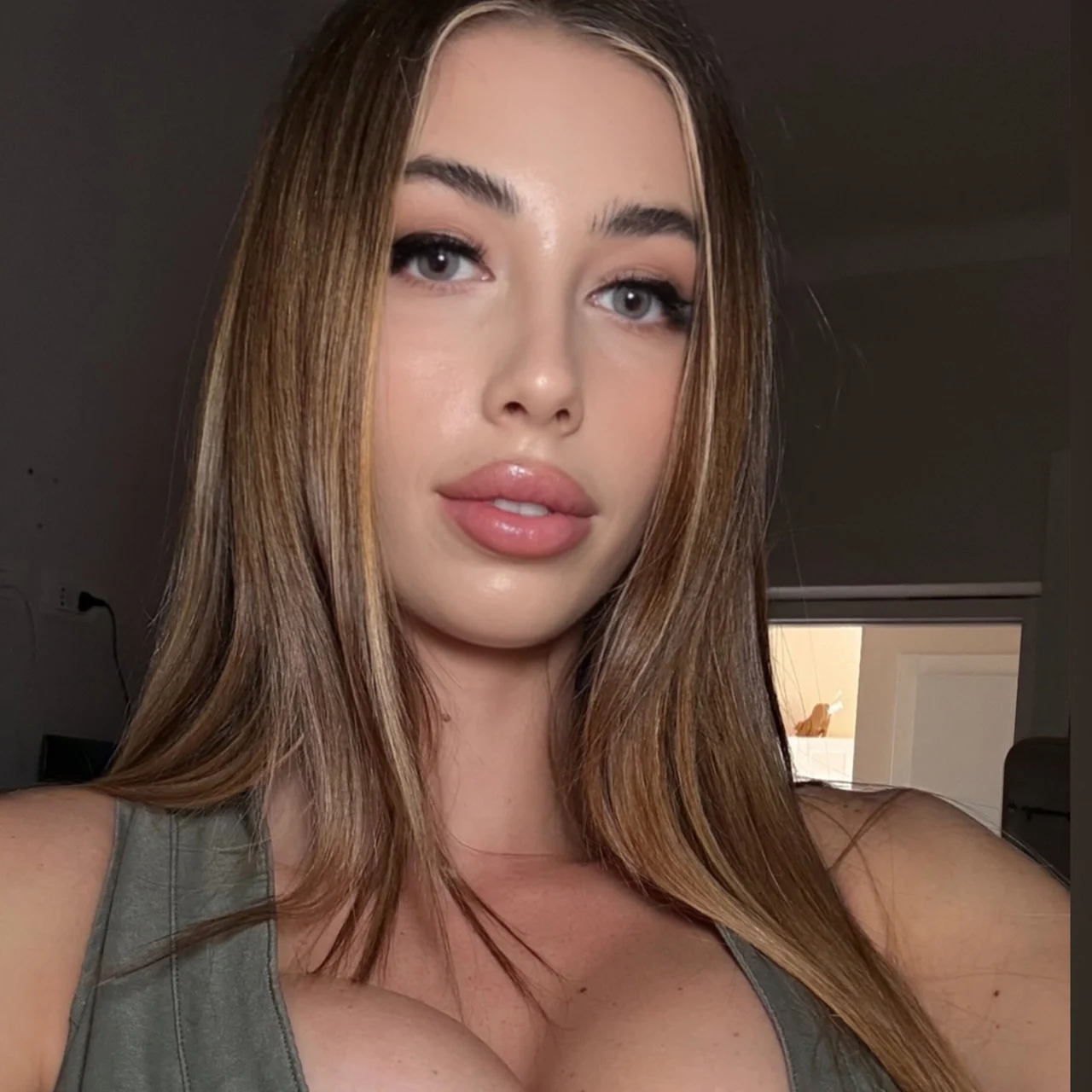 Eva Menta - OnlyFans model