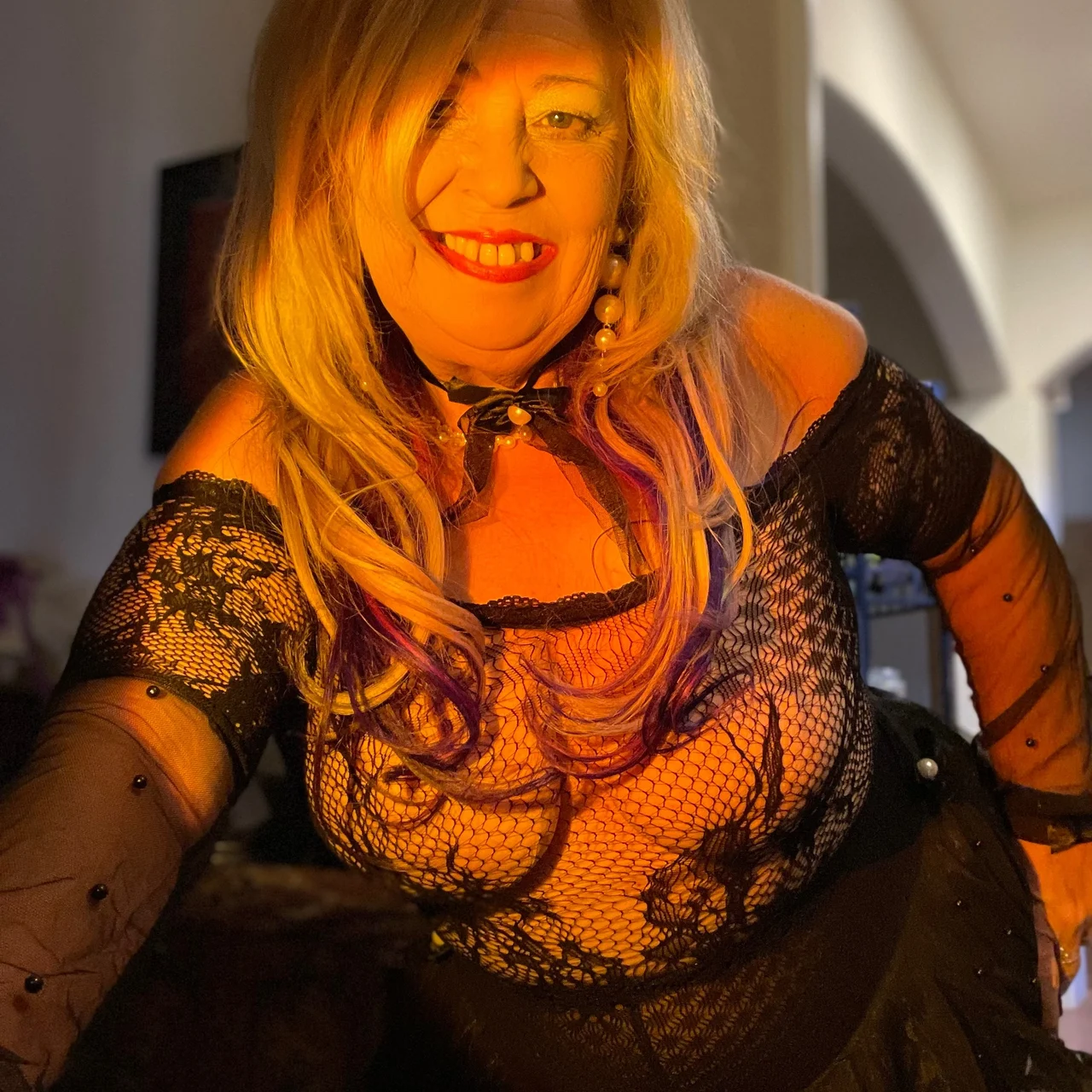 Barefoot Blonde - OnlyFans model