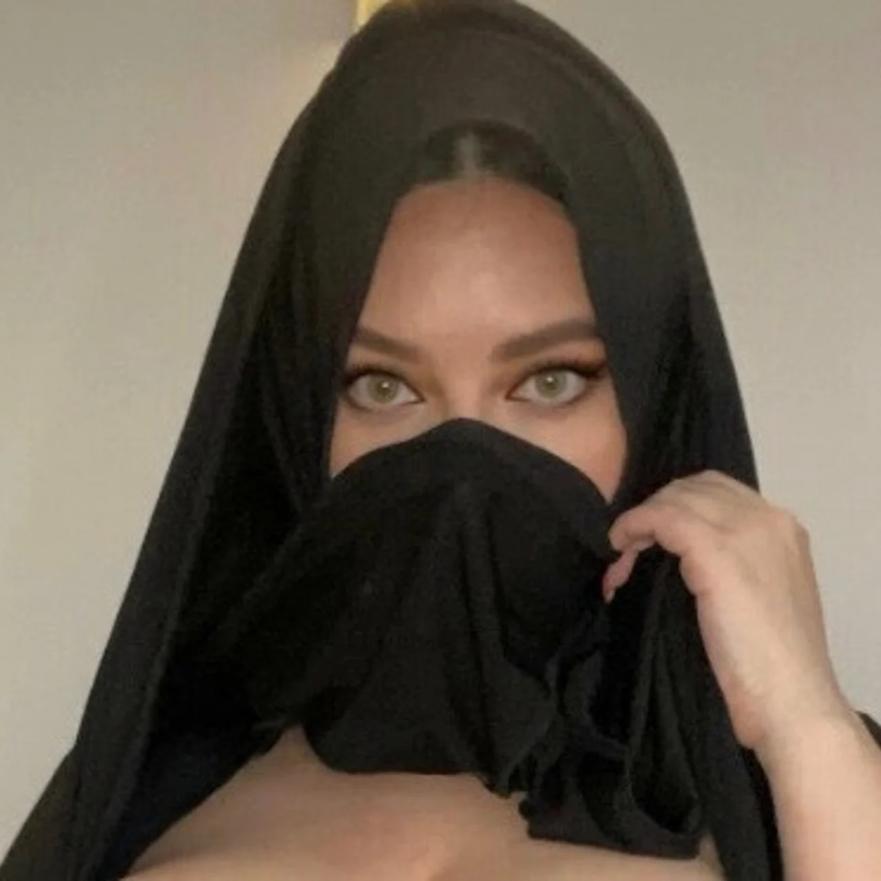 @FairuzaPersiana Financial Dominatrix - OnlyFans model