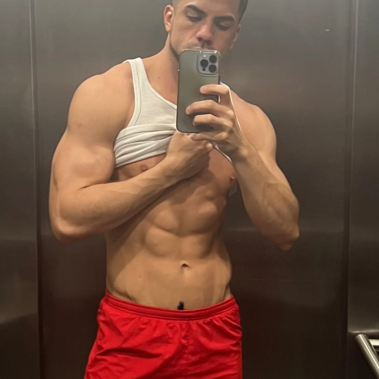 Ferfroma VIP ๐ฆ - OnlyFans model