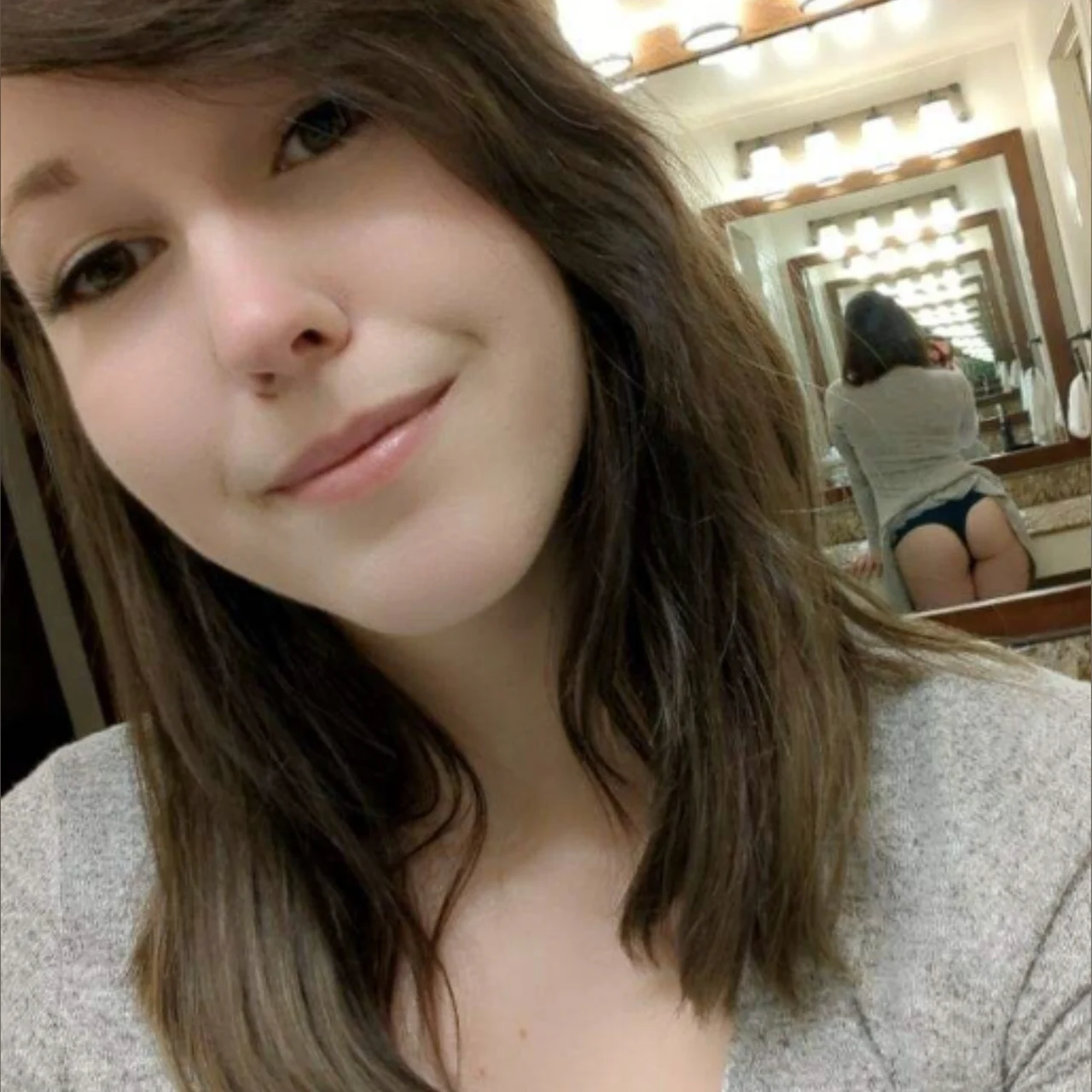 Flora - OnlyFans model