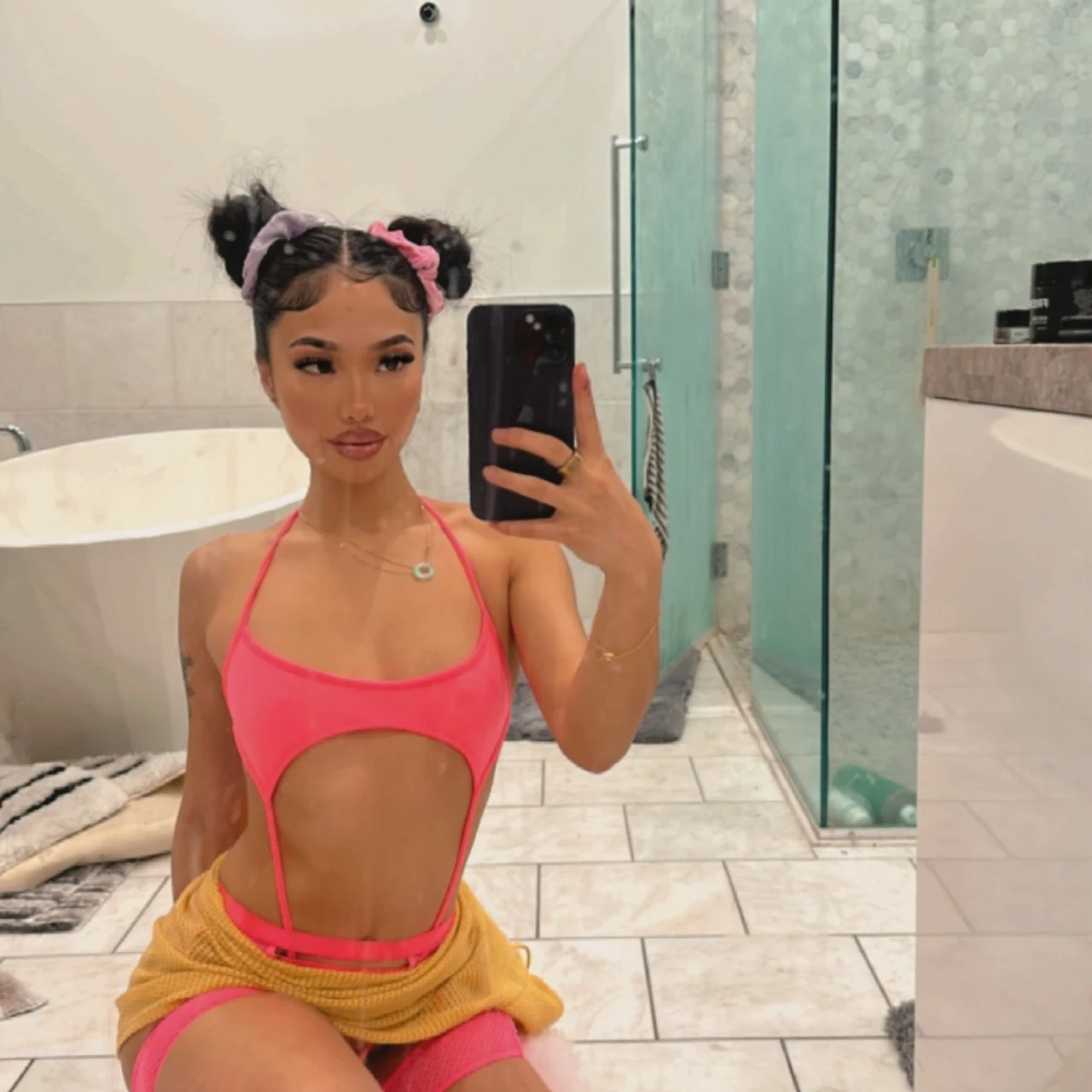 LOTUS πΈπΈ - OnlyFans model