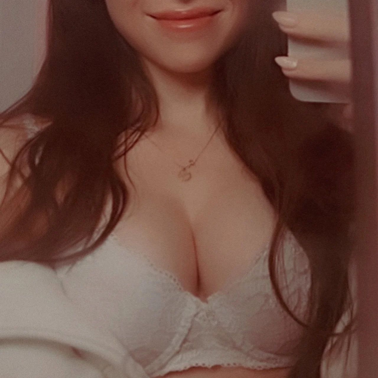 FoxenKin - OnlyFans model