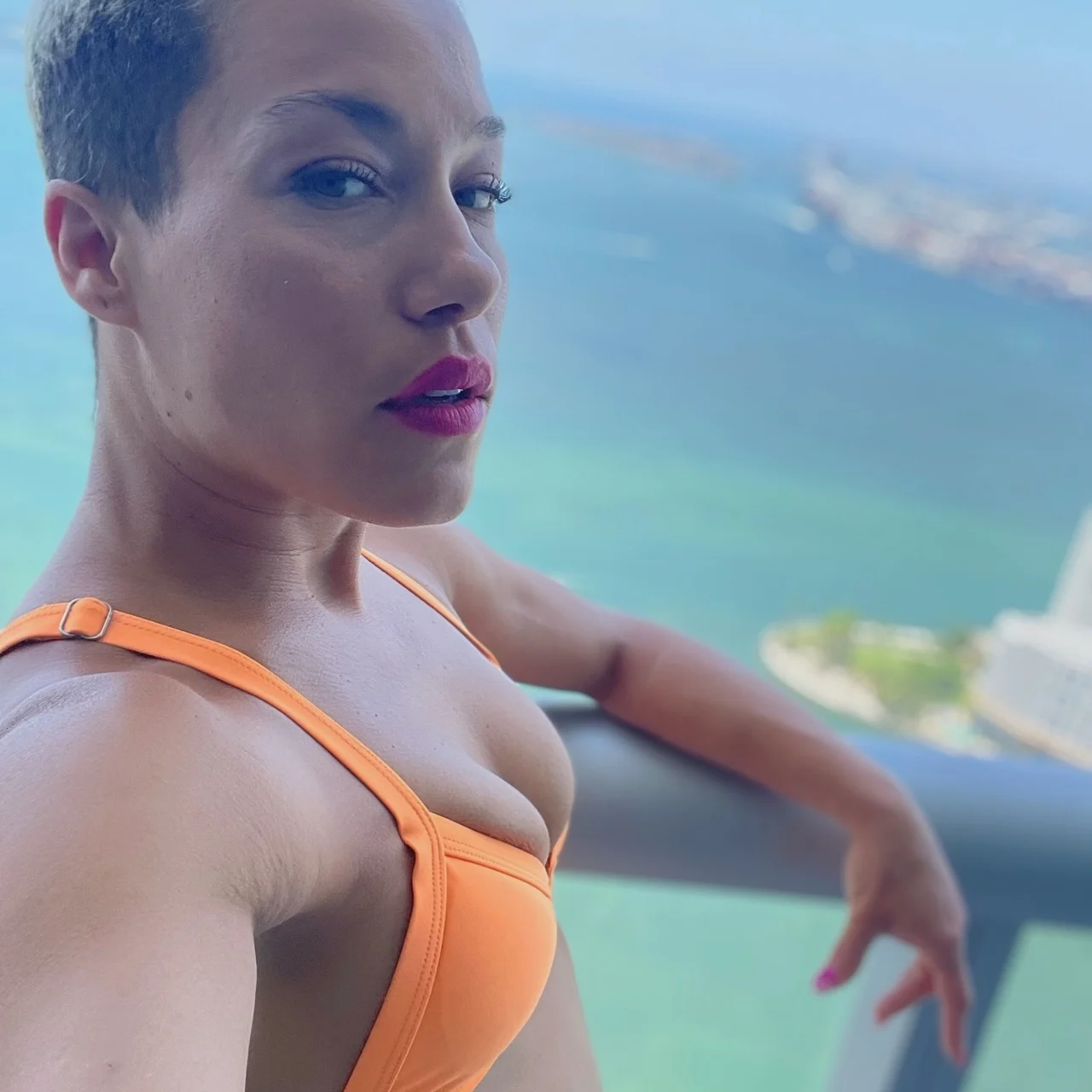 FoxyB 🦊 - OnlyFans model