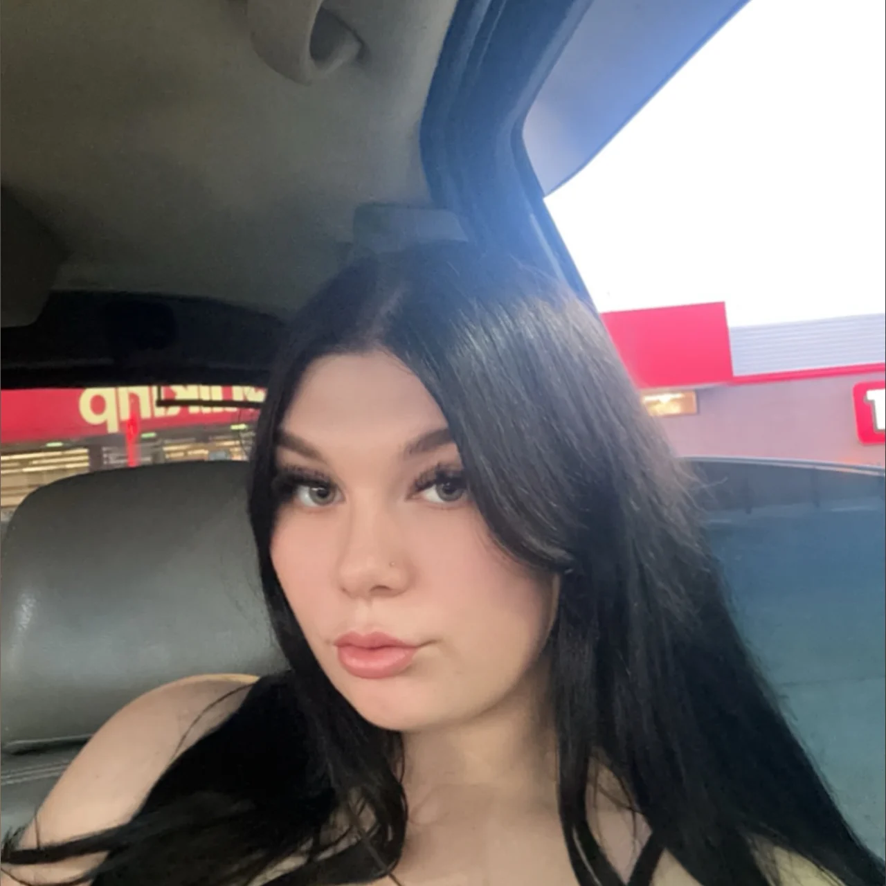 𝓟𝓮𝓪𝓬𝓱𝓮𝓼🍑 - OnlyFans model