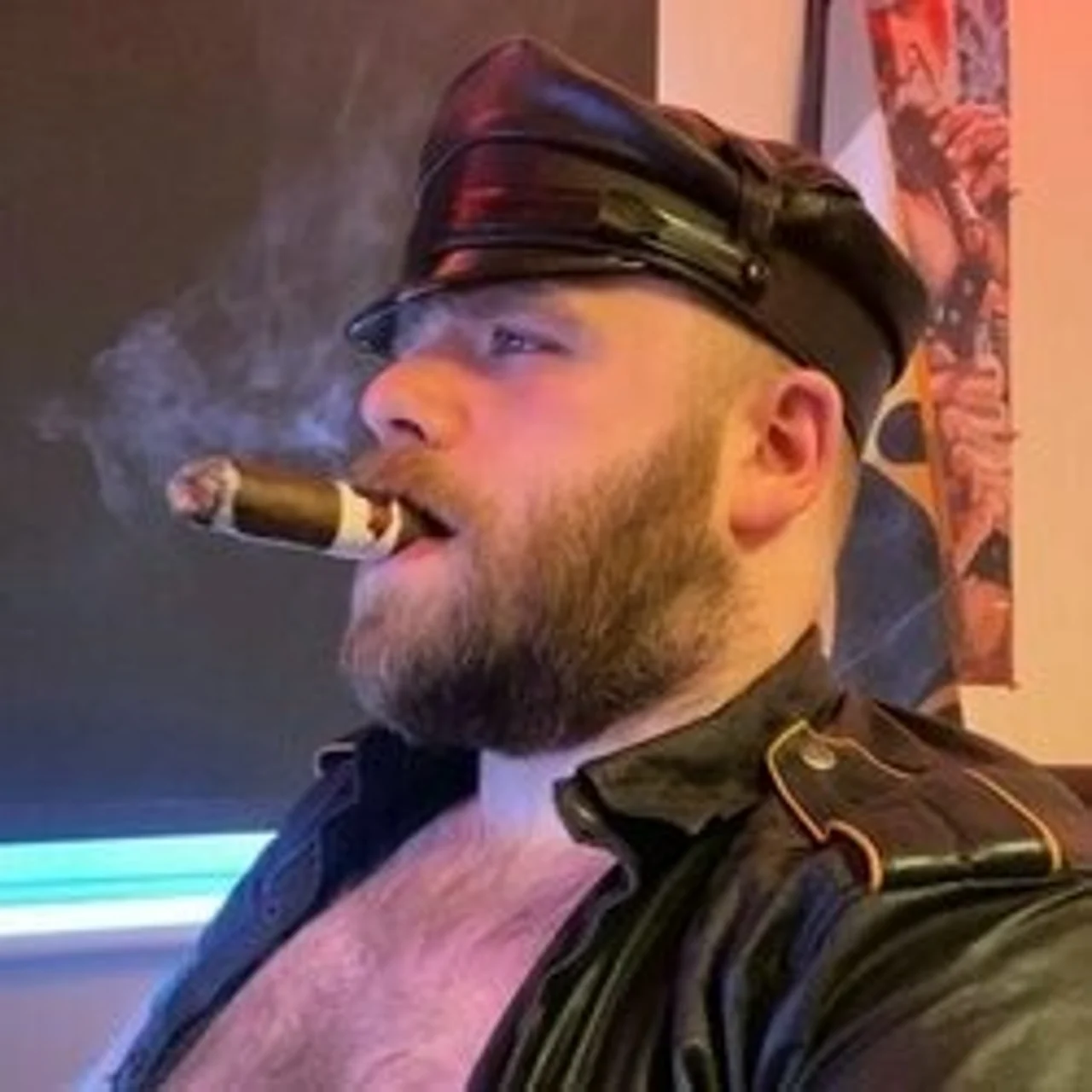 DaddyGarBear - OnlyFans model