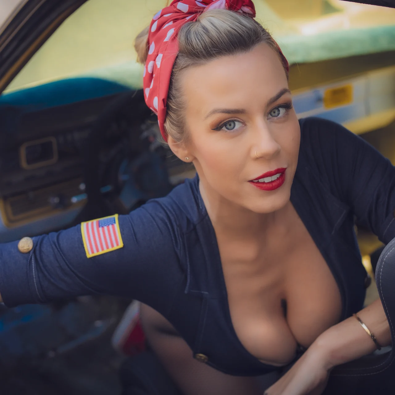 Getinthecar_ - OnlyFans model