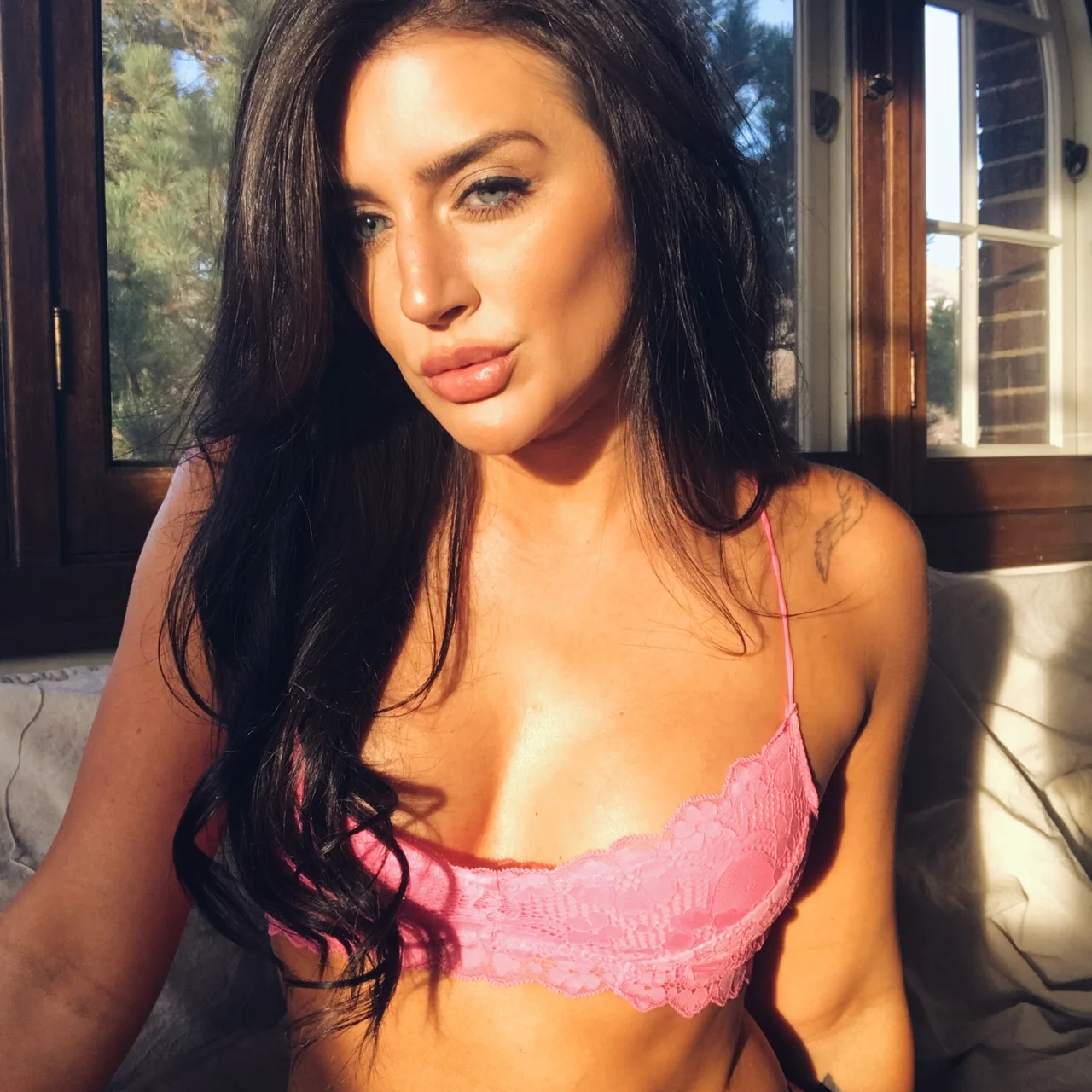 Gia Harvey - OnlyFans model