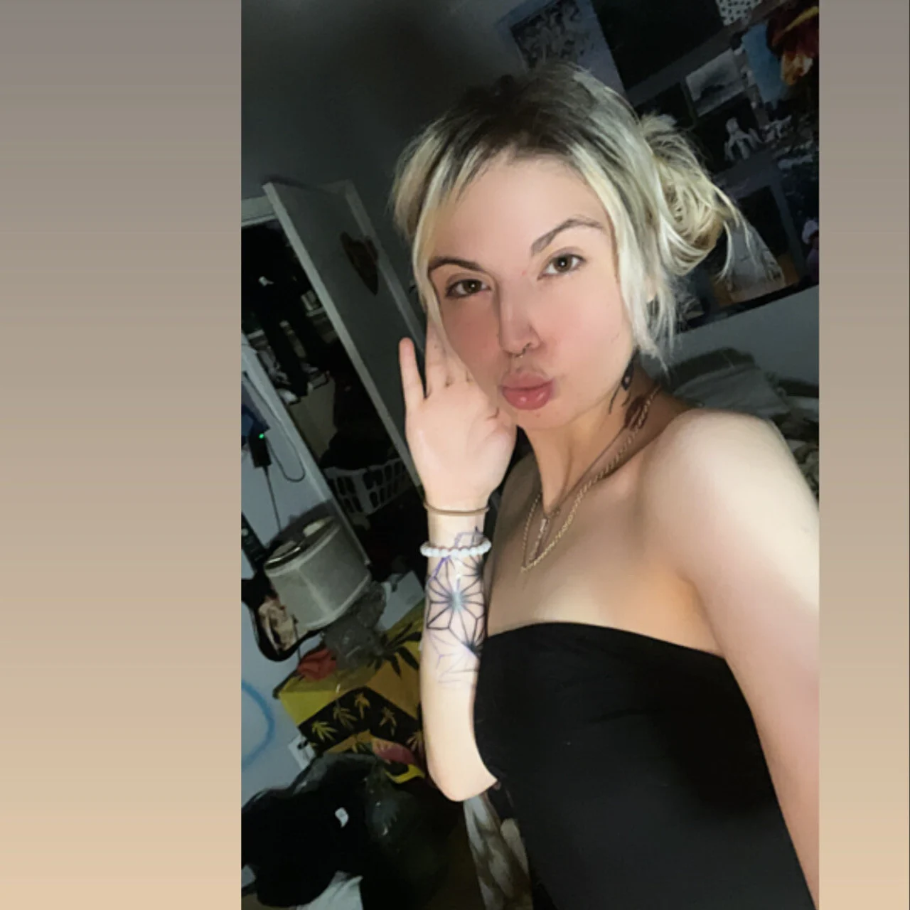 Marie - OnlyFans model