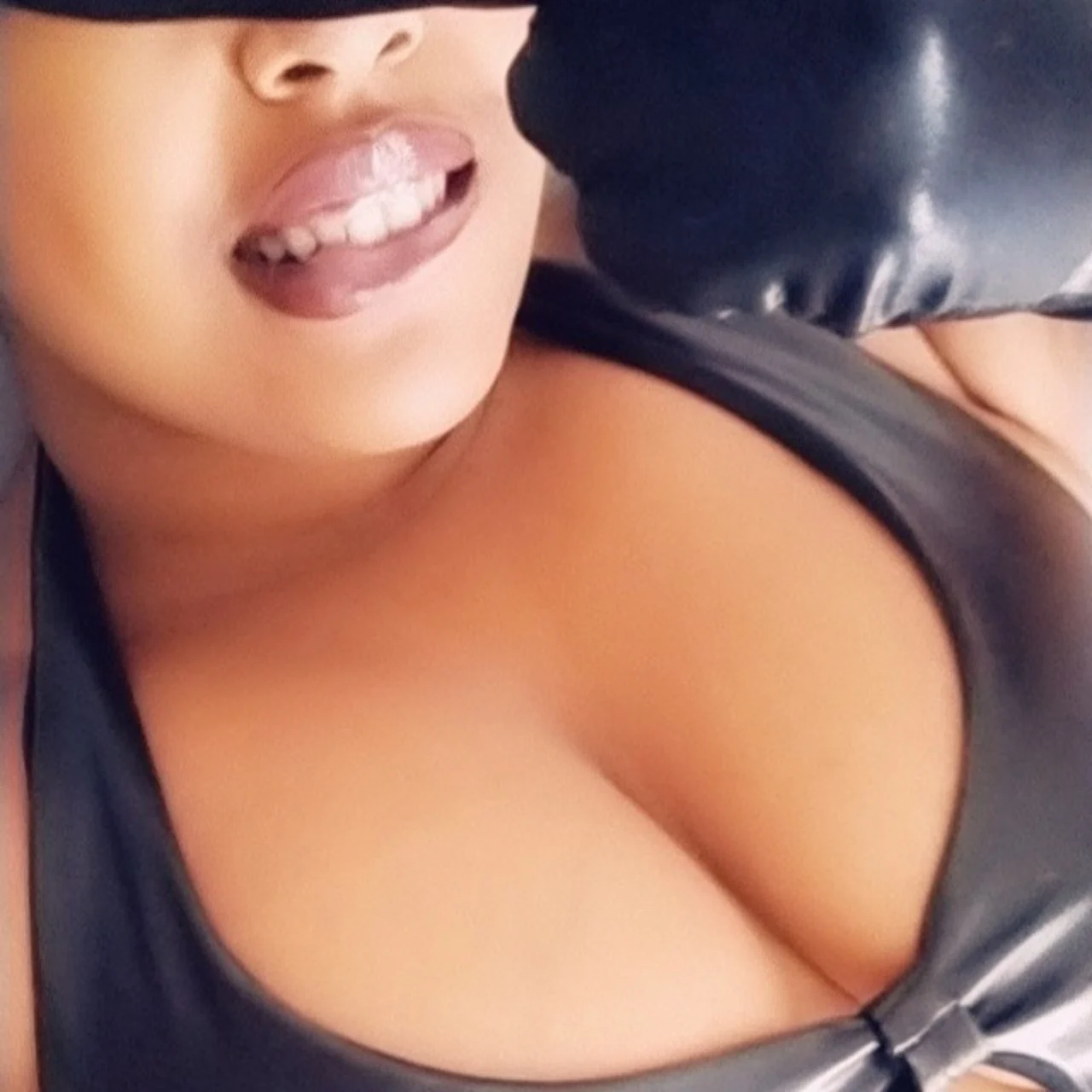 😈 YOUR EBONY GIRLFRIEND 😈 - OnlyFans model