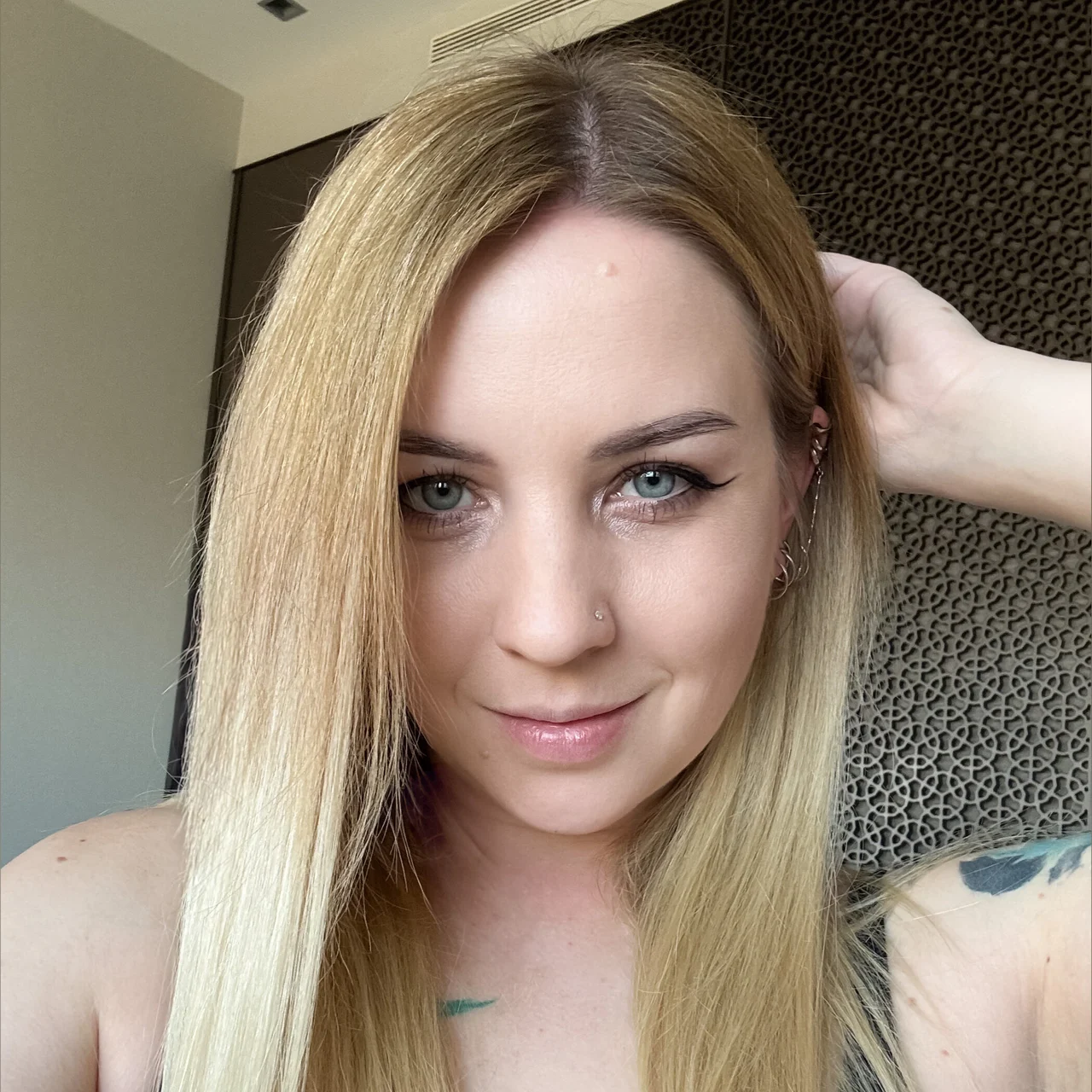 Grace Blonde Babe - OnlyFans model