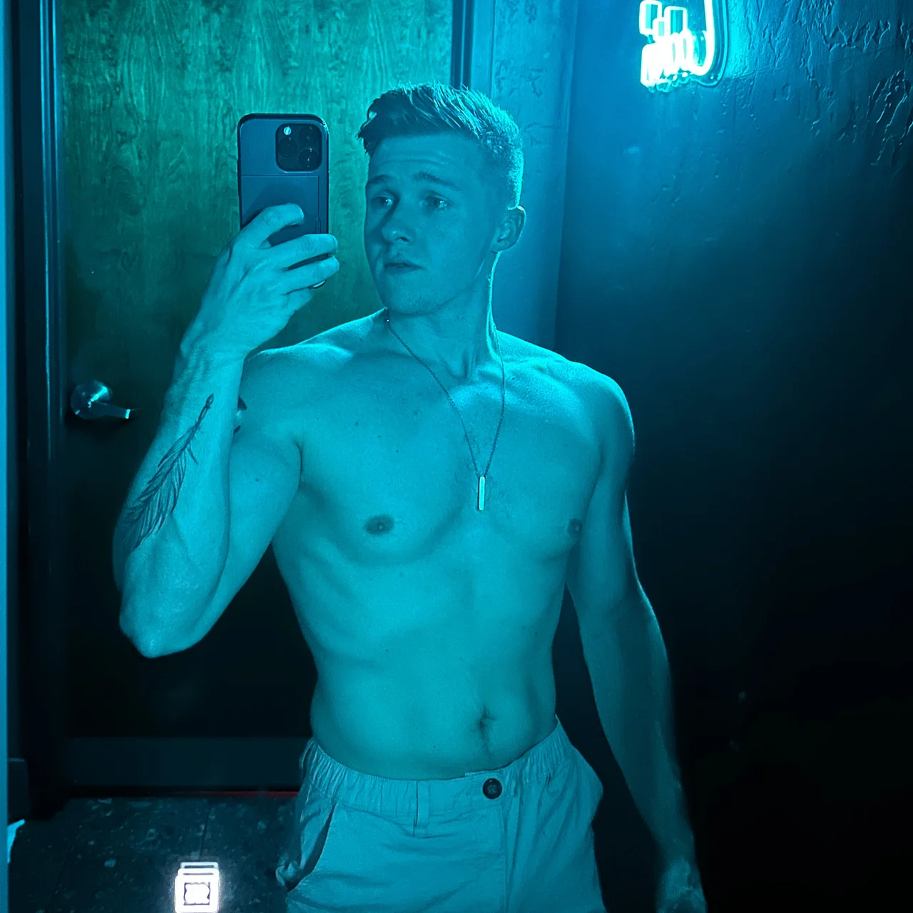 Gruff - OnlyFans model