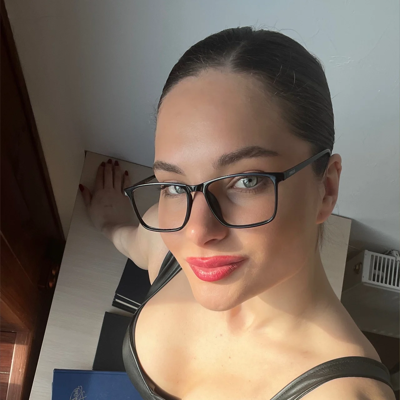 White Alice - OnlyFans model