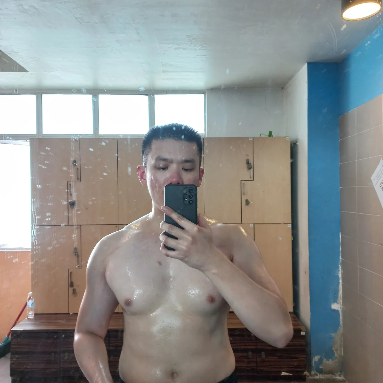 Hoe2be - OnlyFans model