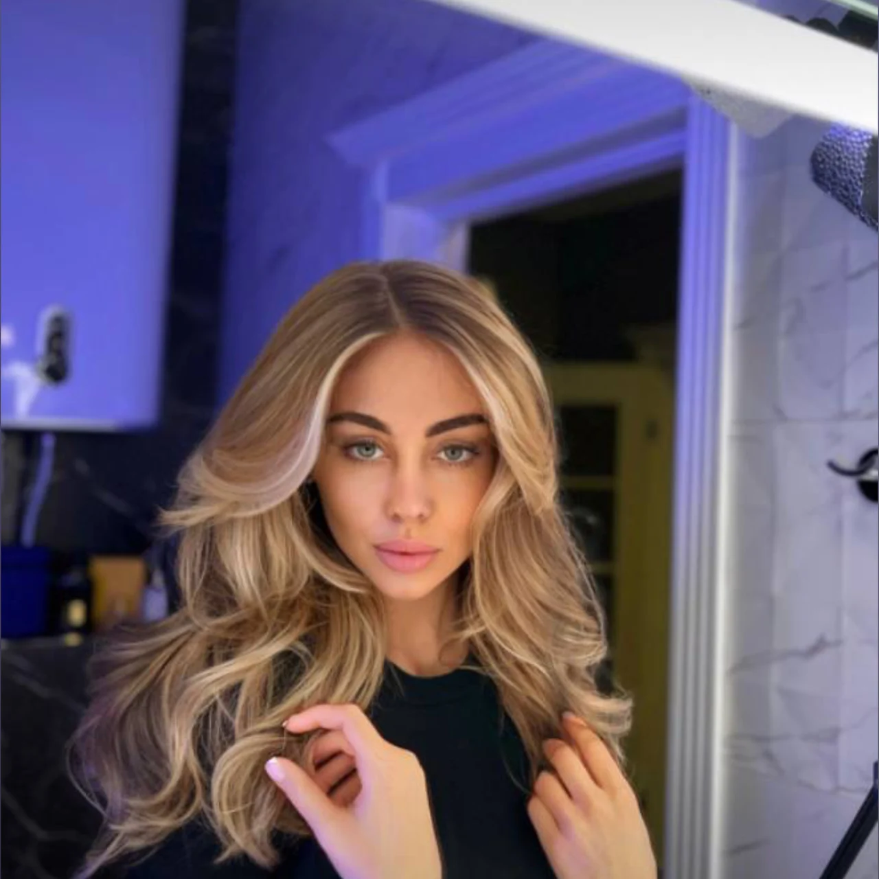 Emilia Fox - OnlyFans model