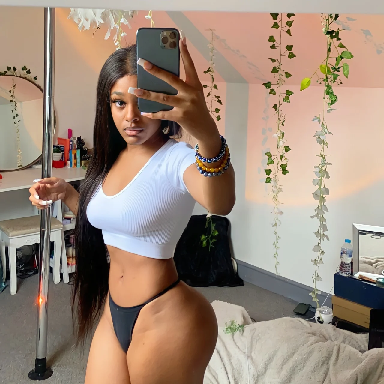 slim ebony β¦ - OnlyFans model