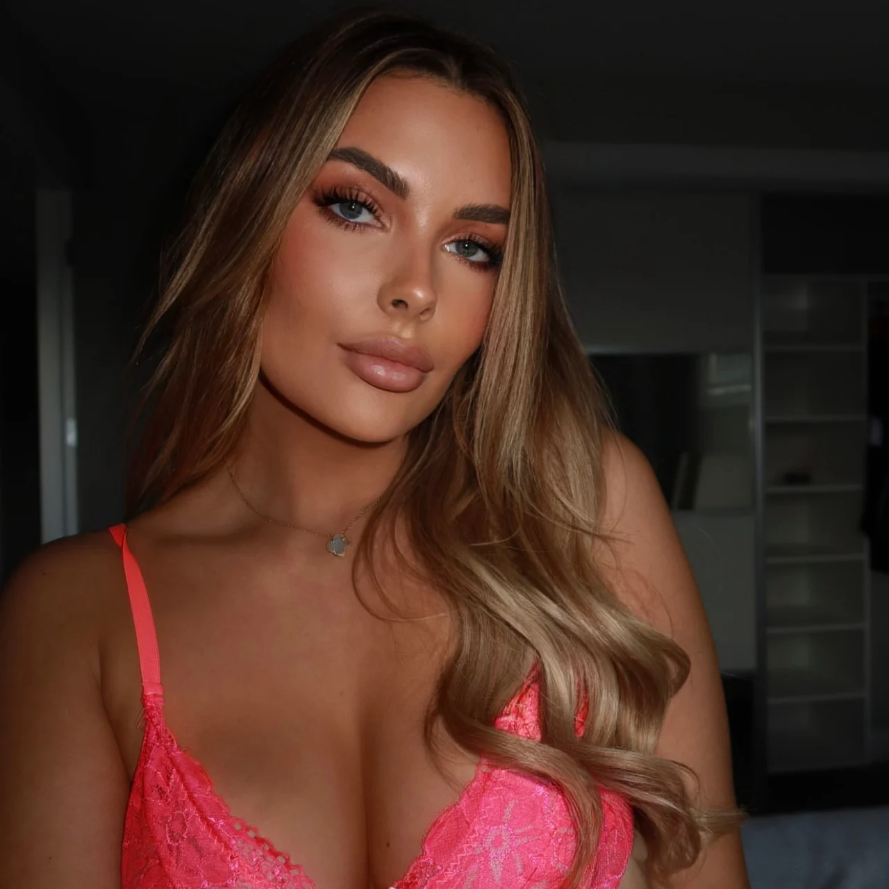 Sarah Harris - OnlyFans model