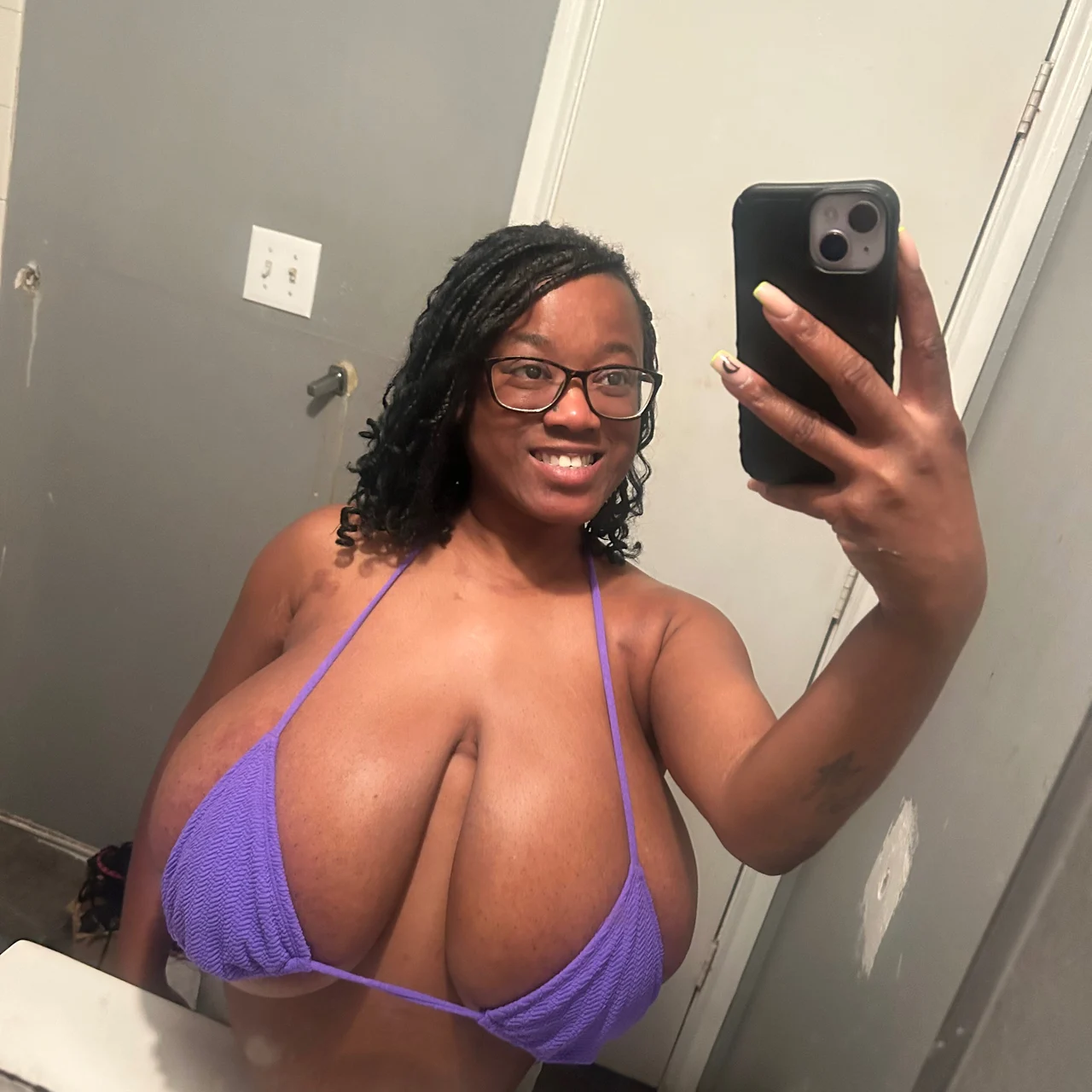 I Dream of Ebony - OnlyFans model
