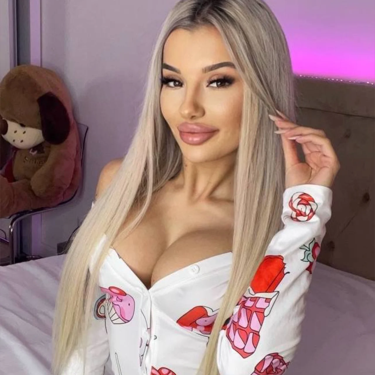 Sonia - OnlyFans model