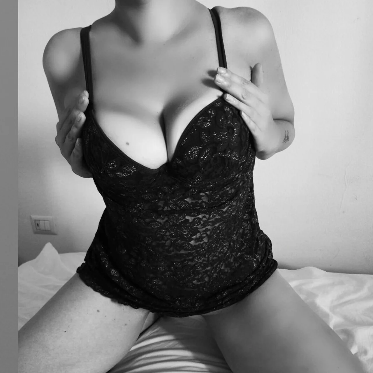 ๐ฎ๐น๐ฌ๐ง๐ฅ๐๐๐ค๐๐๐_๐ก๐๐ค๐ค๐๐ ๐๐ฅ๐ - OnlyFans model