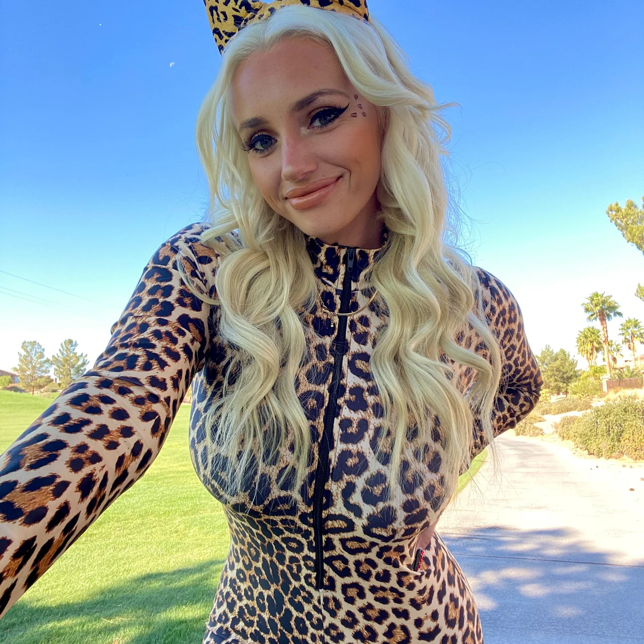 Holly Day - OnlyFans model