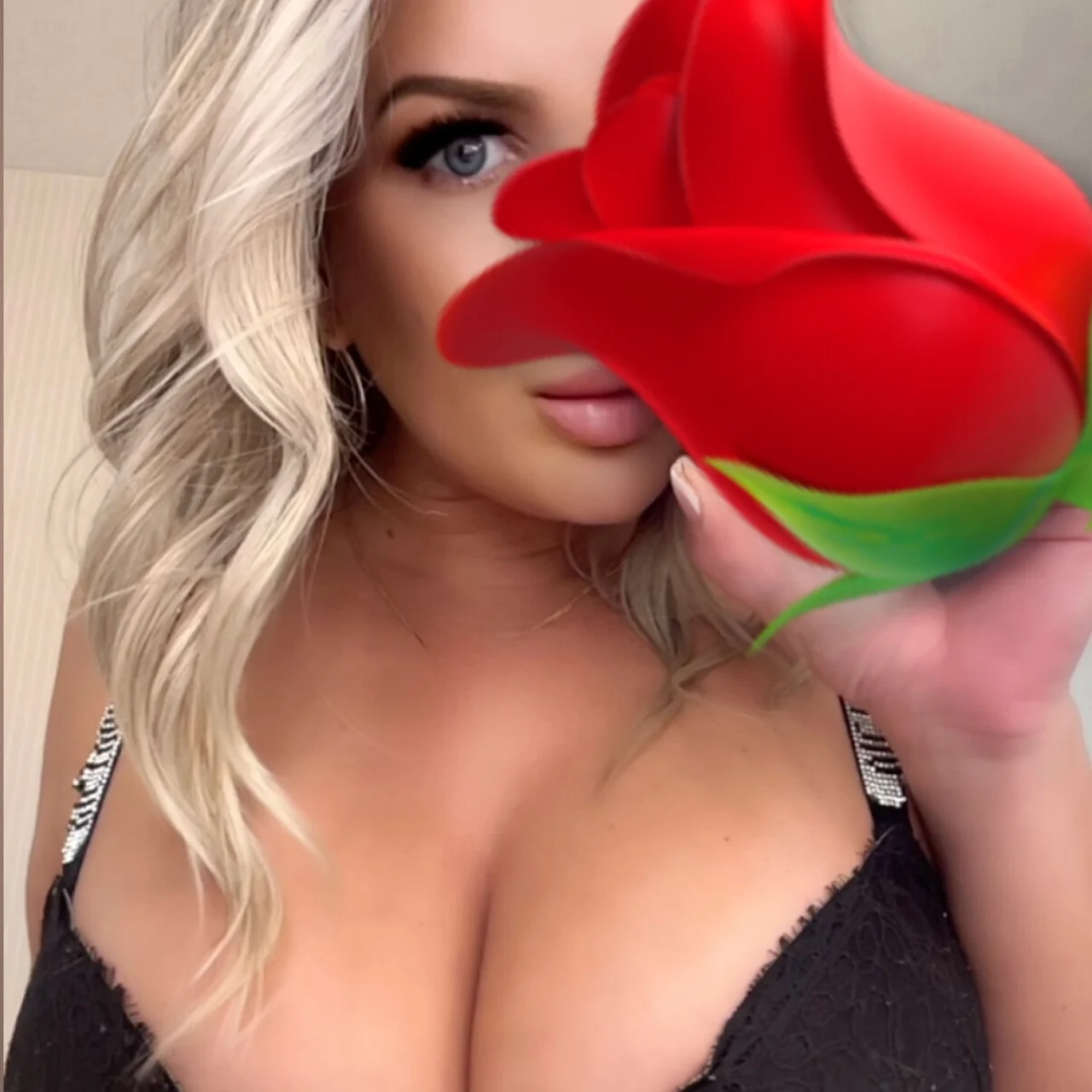 Ivvy Greeen - OnlyFans model