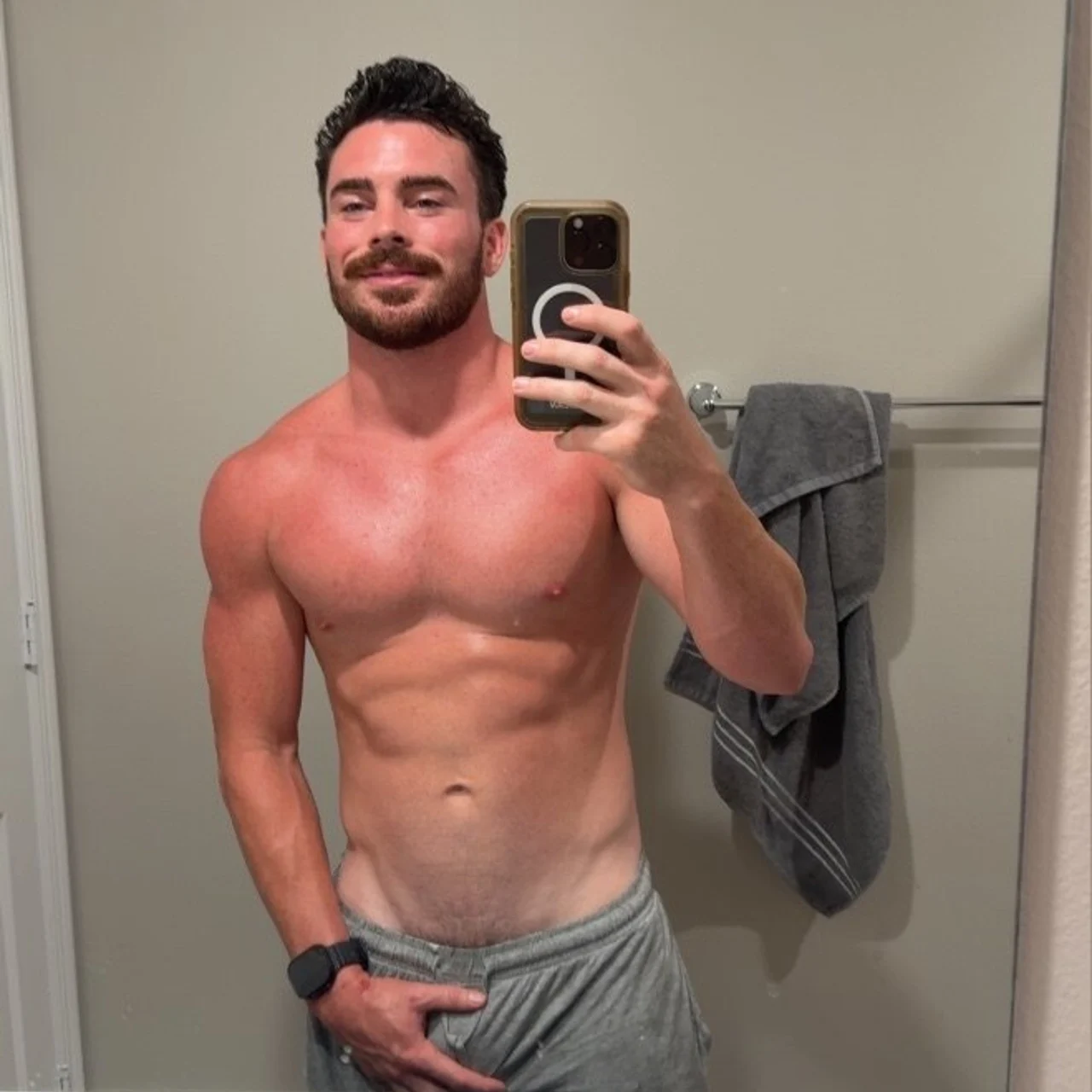 Jaypipeahoe - OnlyFans model