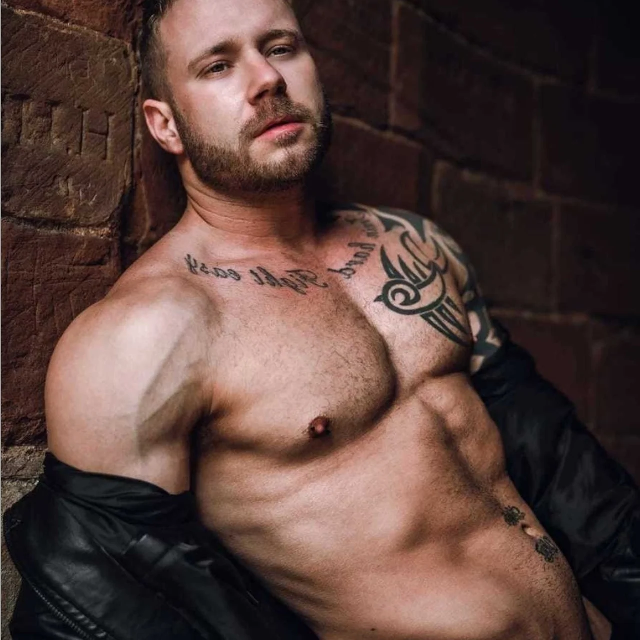 New account: @xxxjoshenton - OnlyFans model